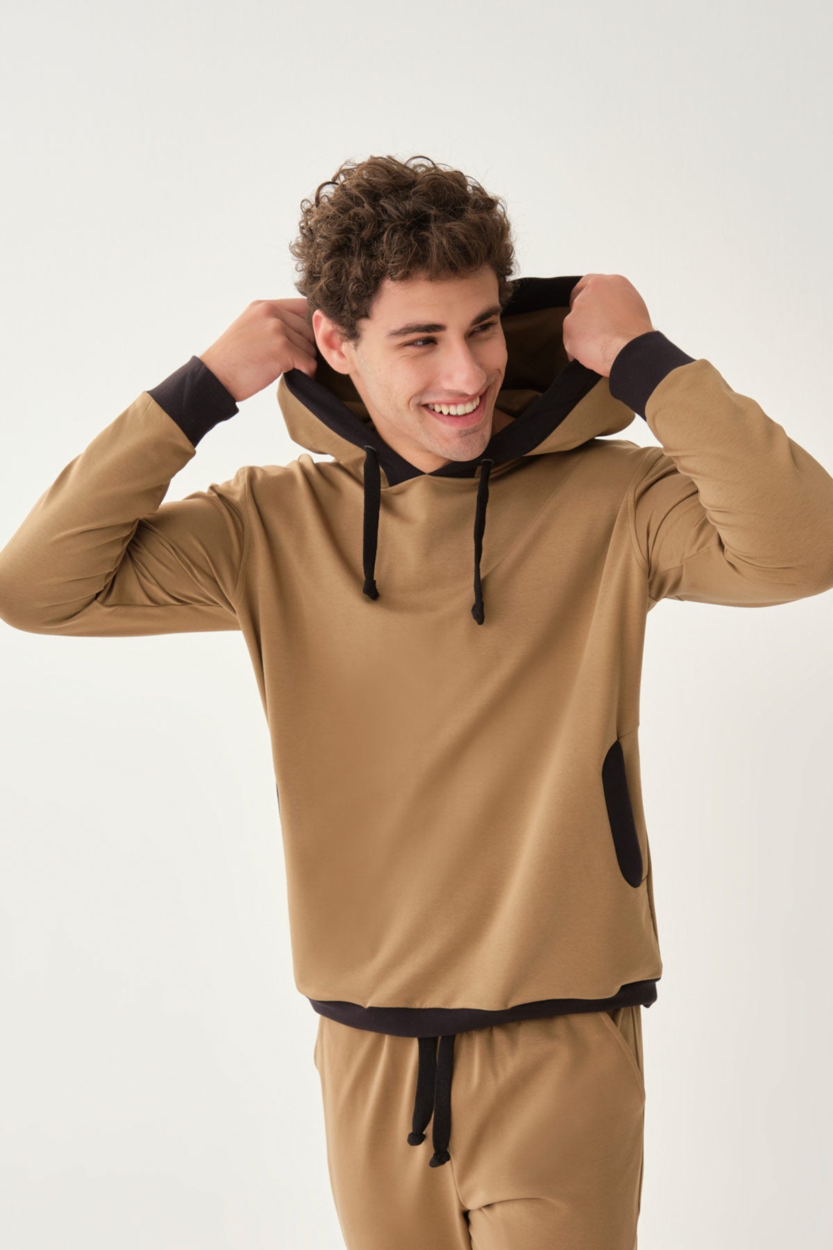 LIGHT BROWN SWEATSHIRT