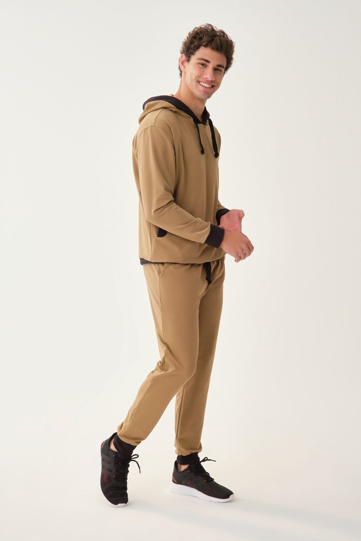 LIGHT BROWN SWEATSHIRT