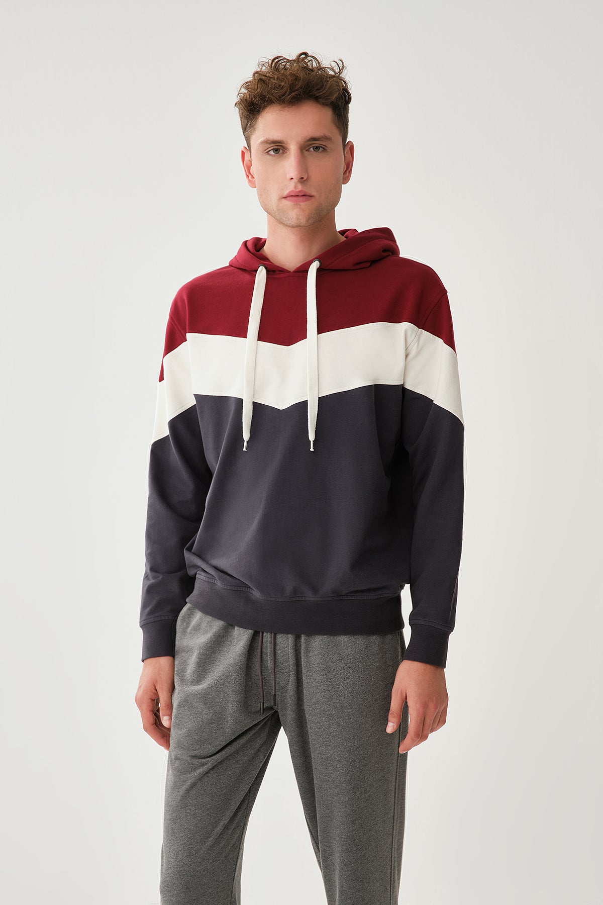 NAVY SWEATSHIRT
