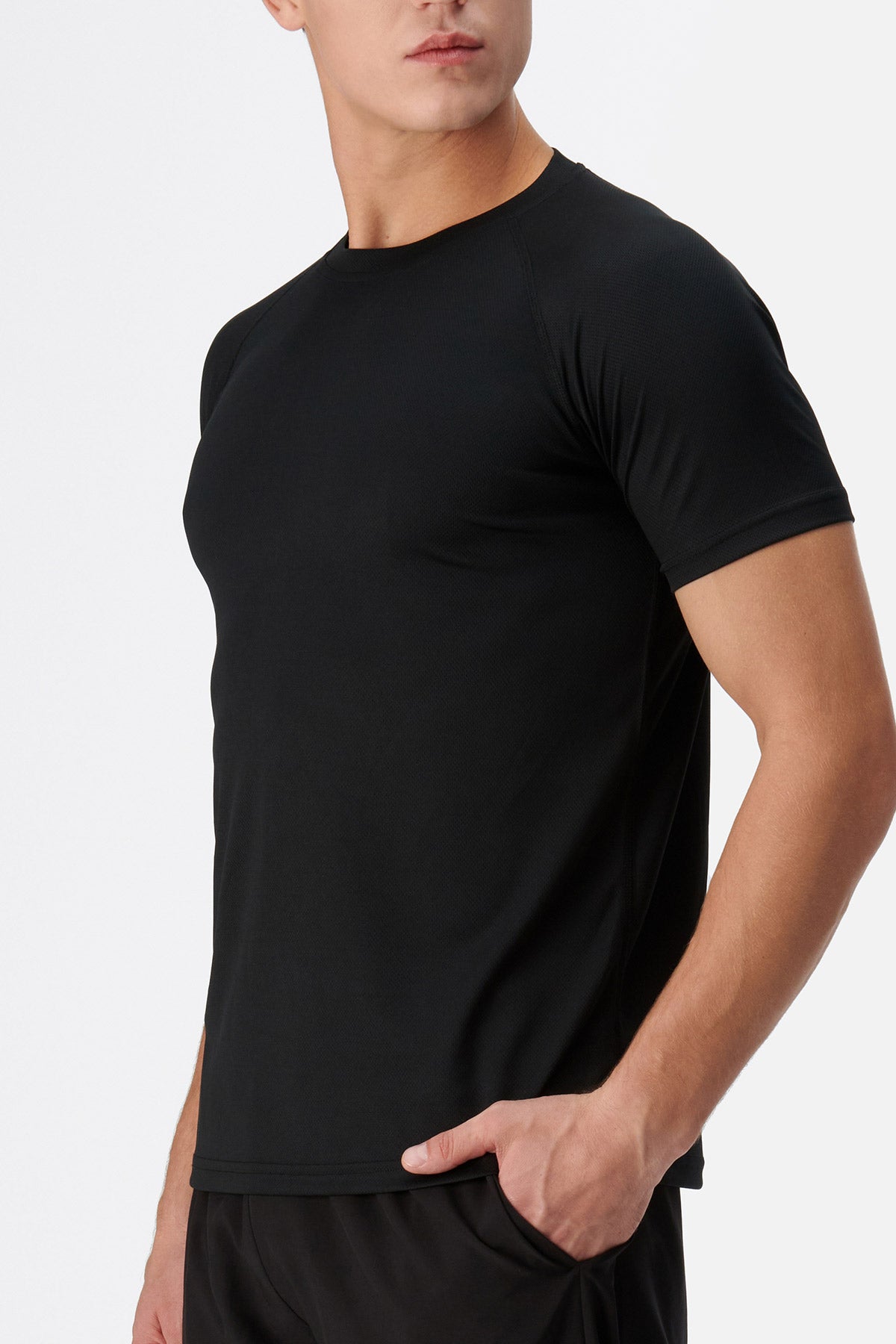 BLACK T-SHIRT