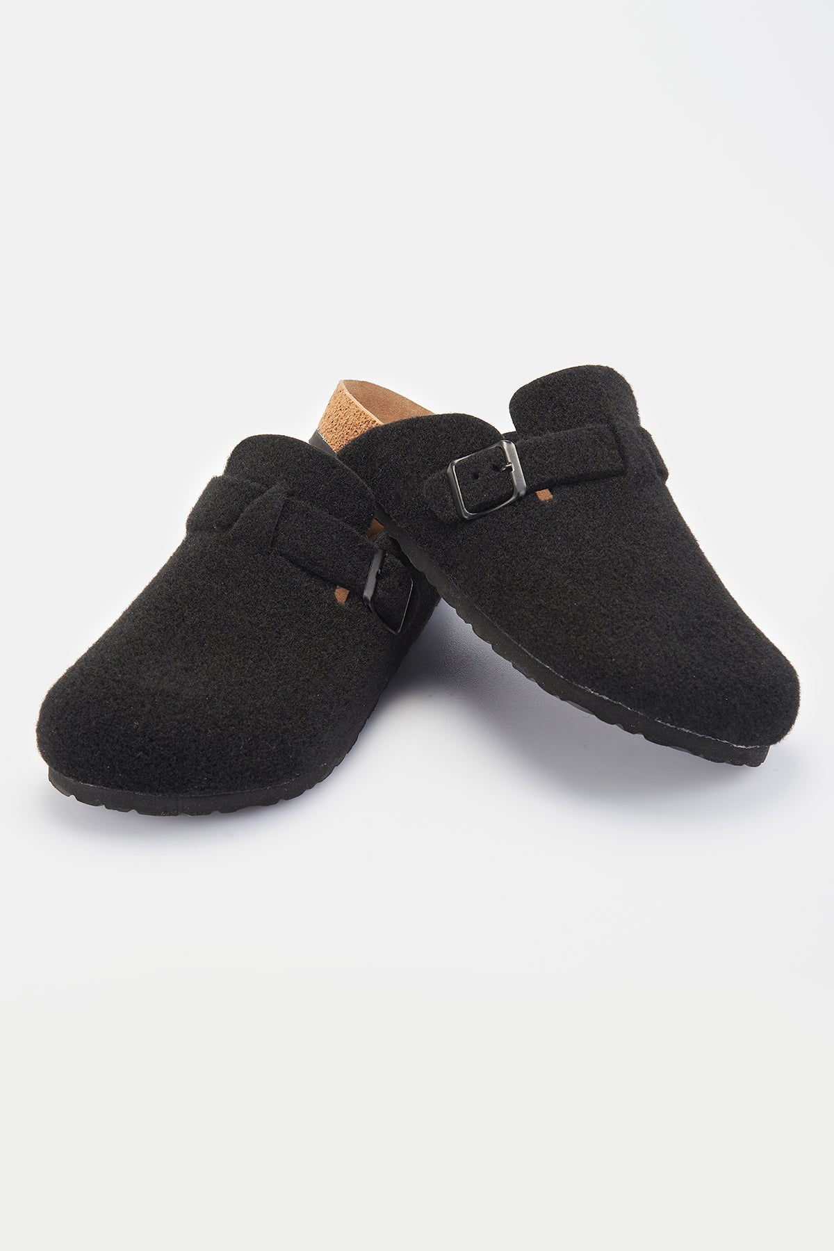 BLACK SLIPPER