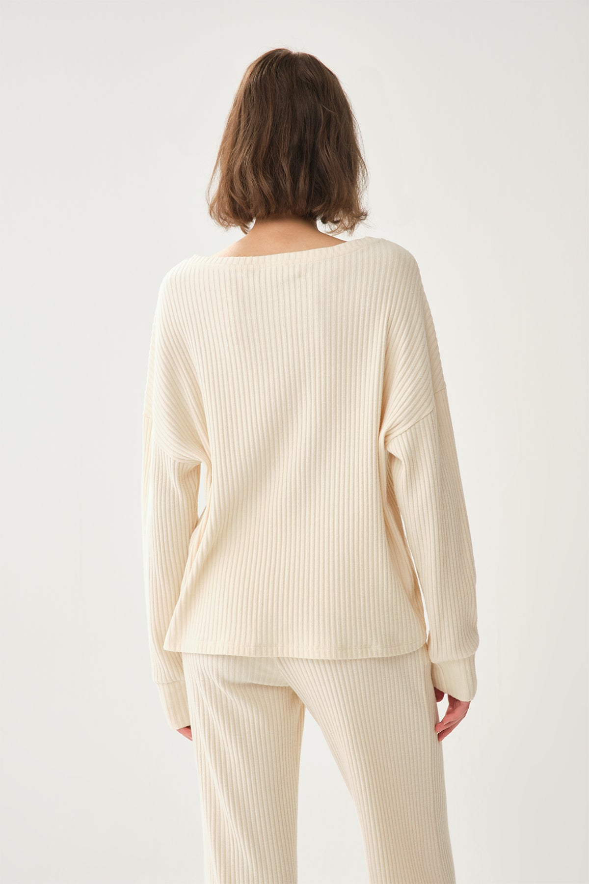 BEIGE SWEATSHIRT