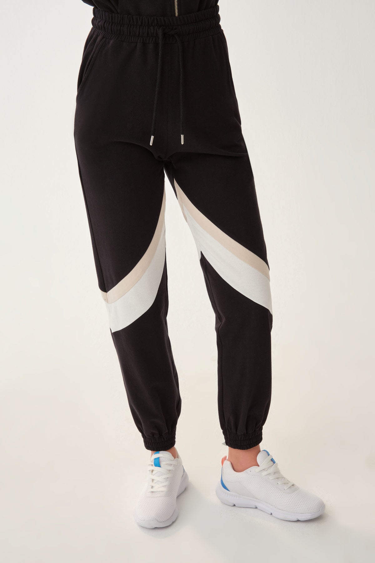 BLACK TRACKSUIT BOTTOM