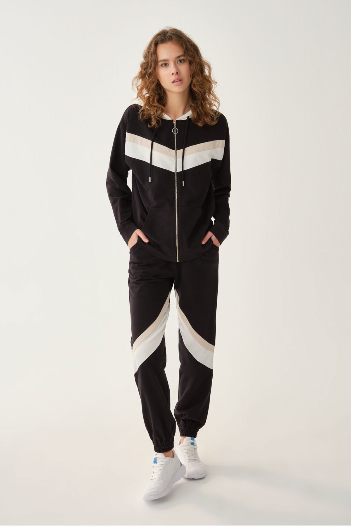 BLACK TRACKSUIT BOTTOM