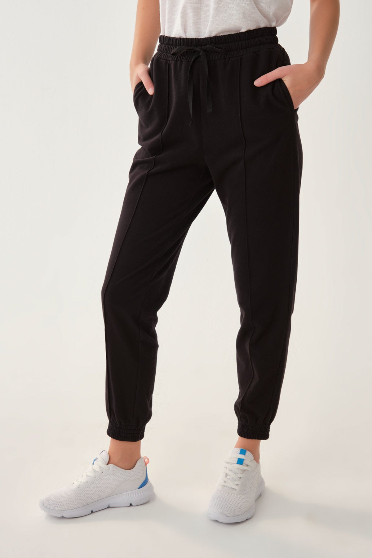 BLACK TRACKSUIT BOTTOM