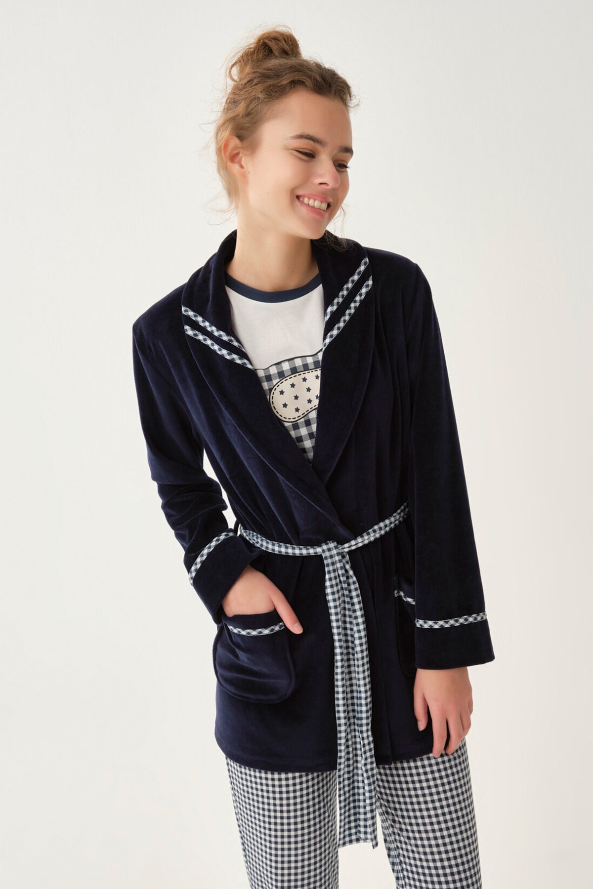 NAVY ROBE
