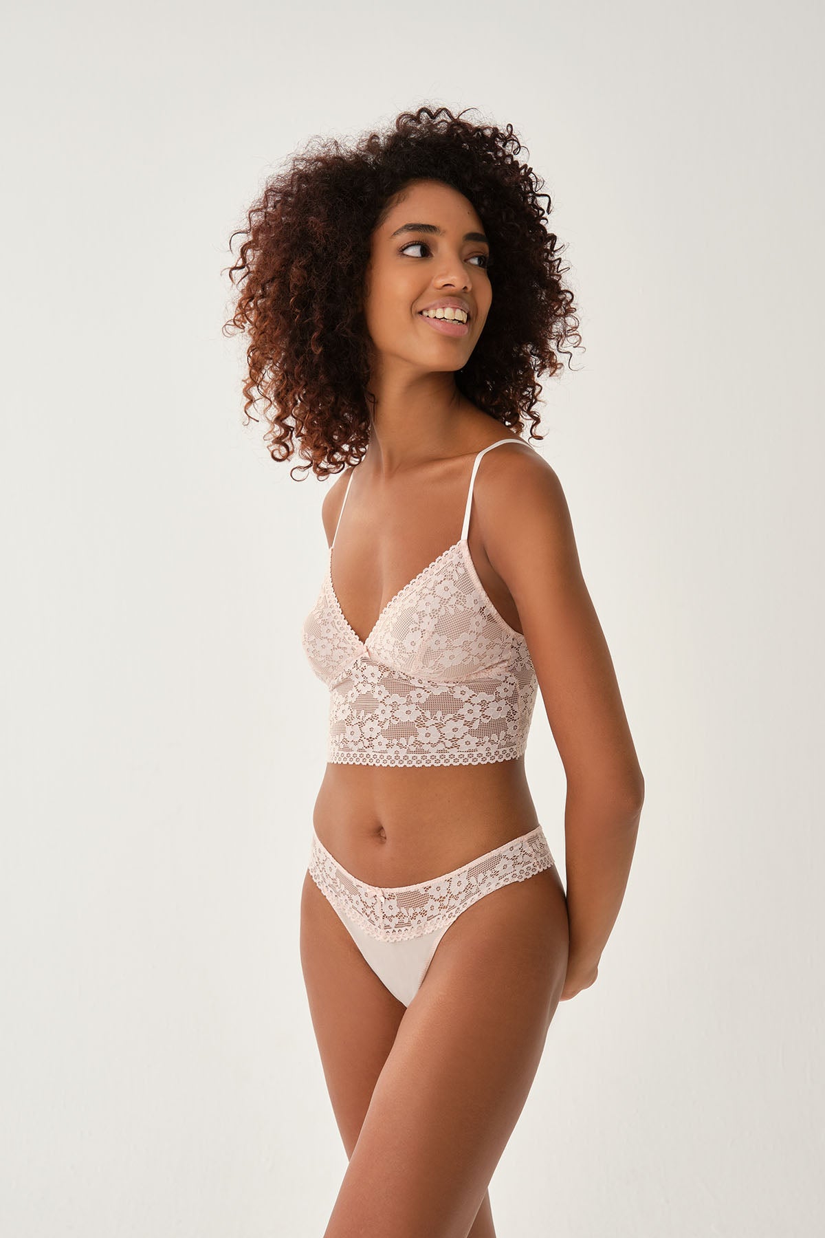 Pudra Atma Kap Balensiz Dantelli Bralet Sütyen
