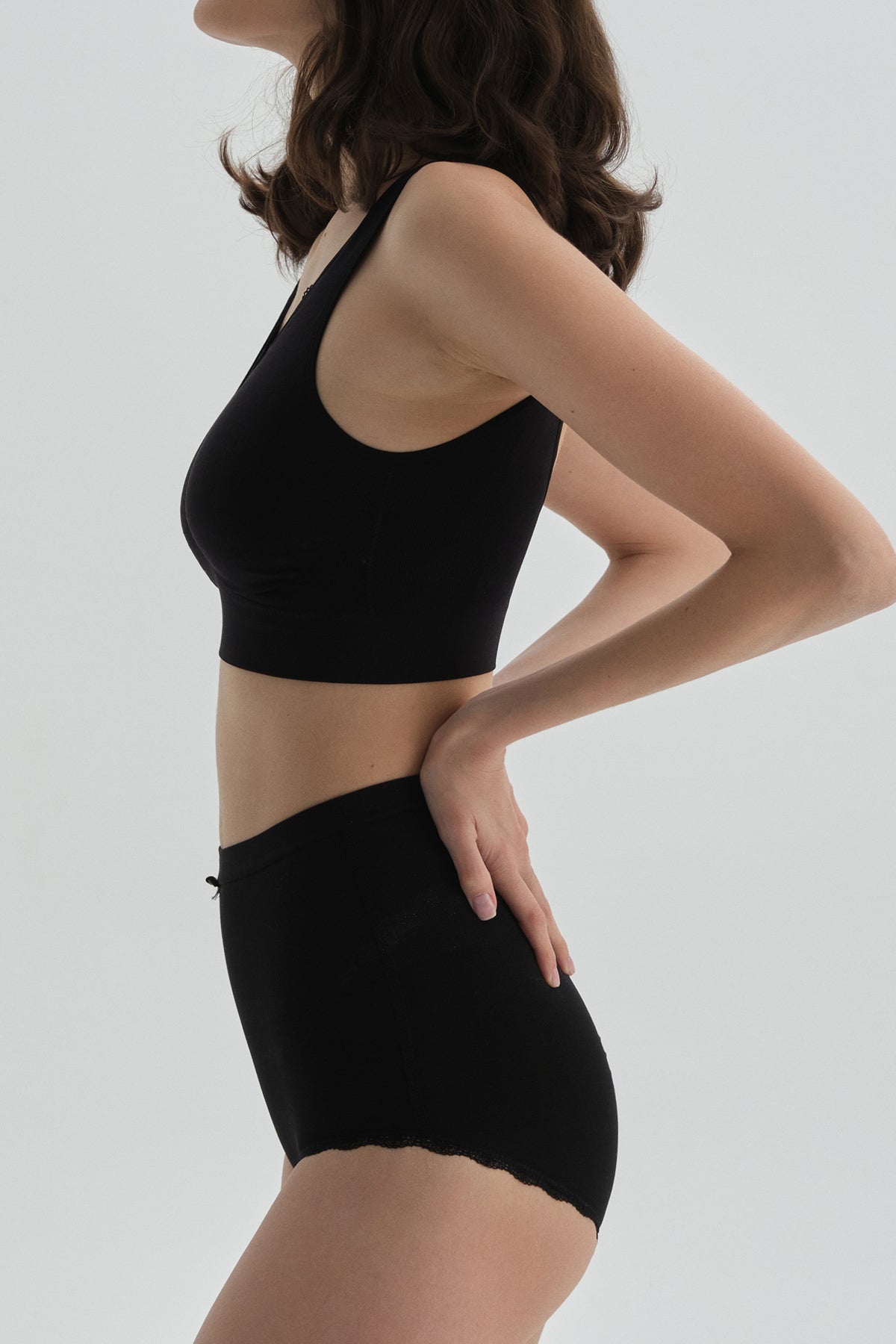 BLACK BRA