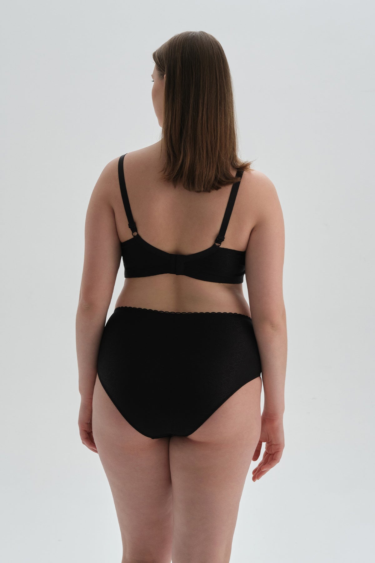 BLACK BRA