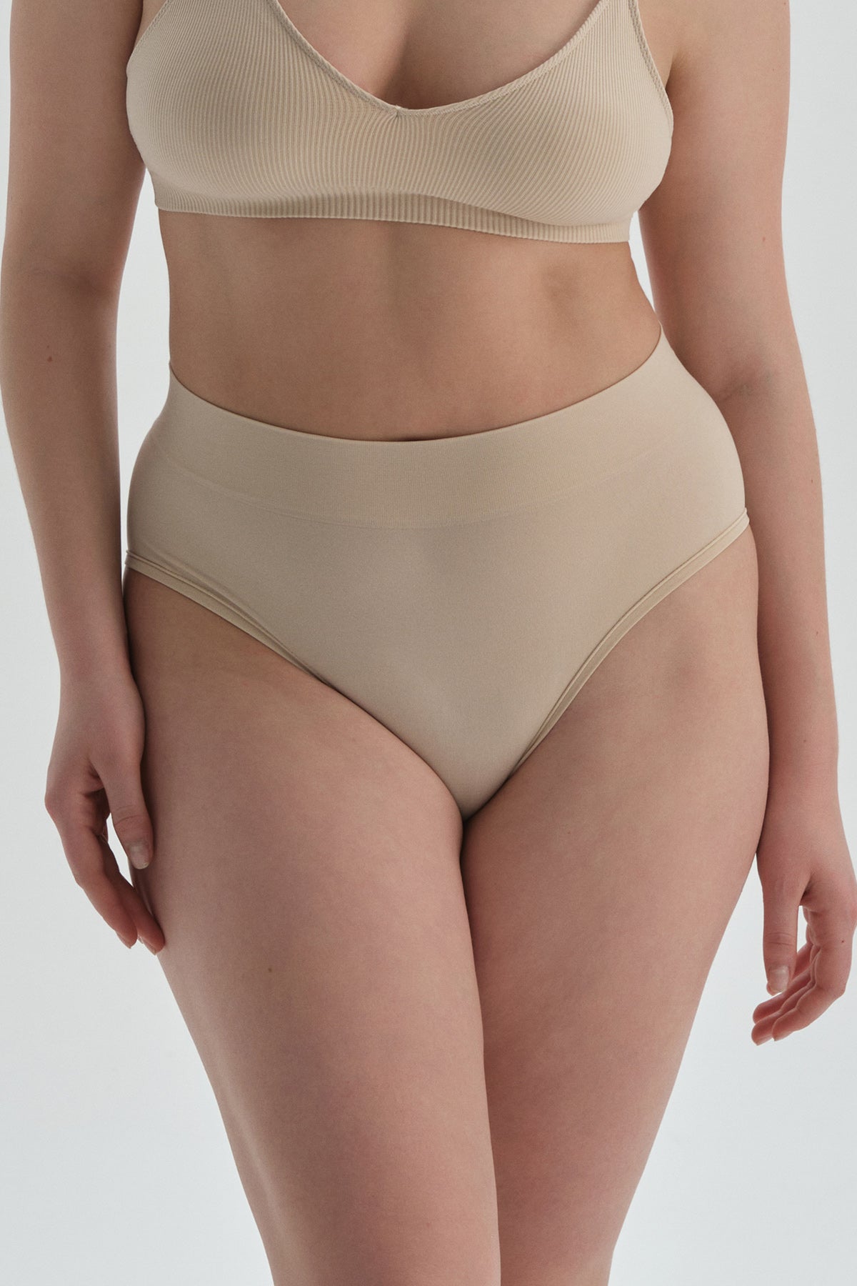 NUDE SLIP
