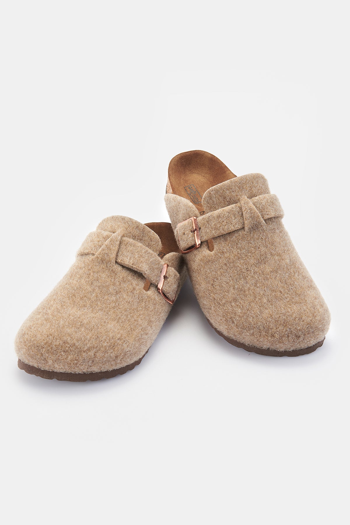 BEIGE SLIPPER