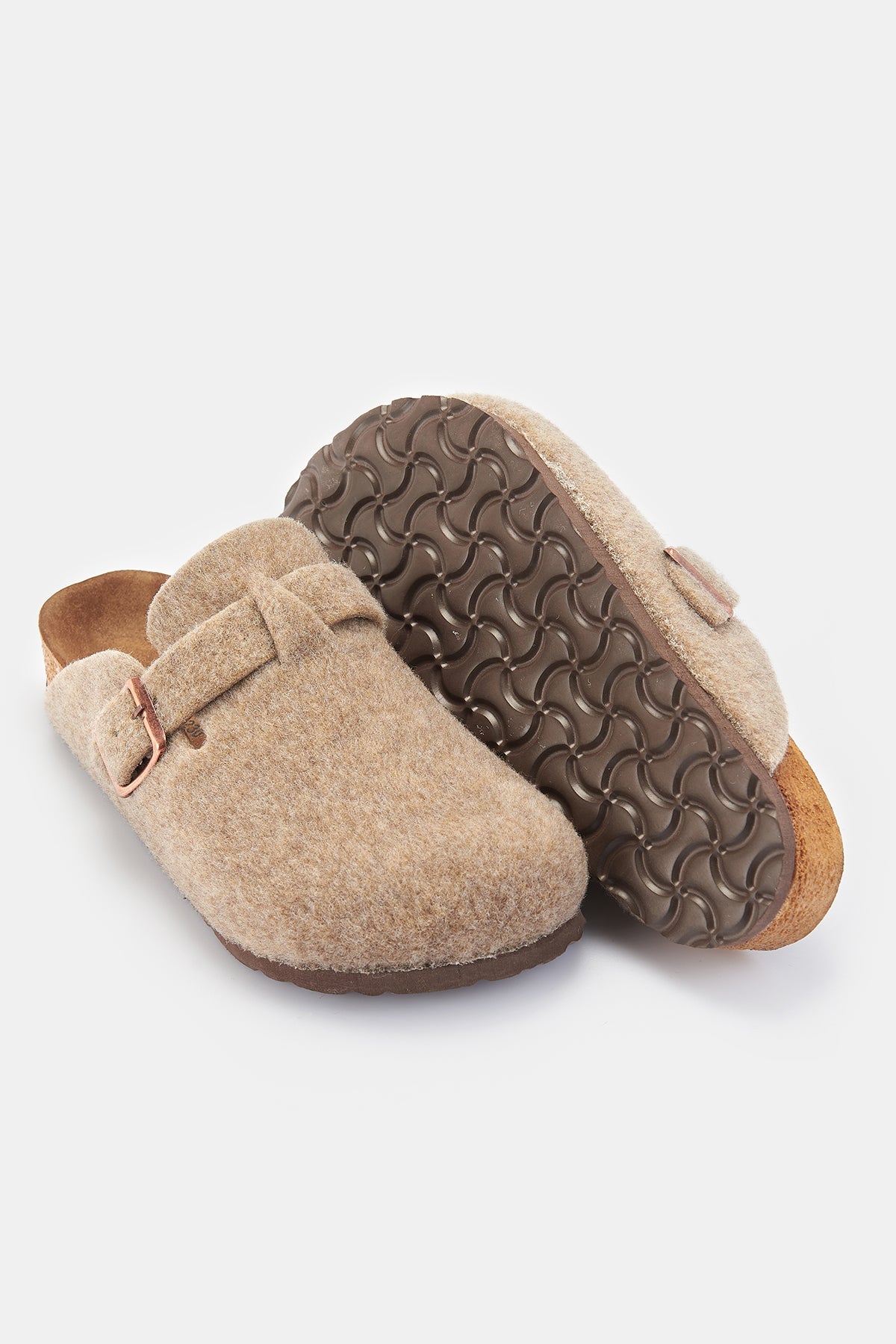 BEIGE SLIPPER