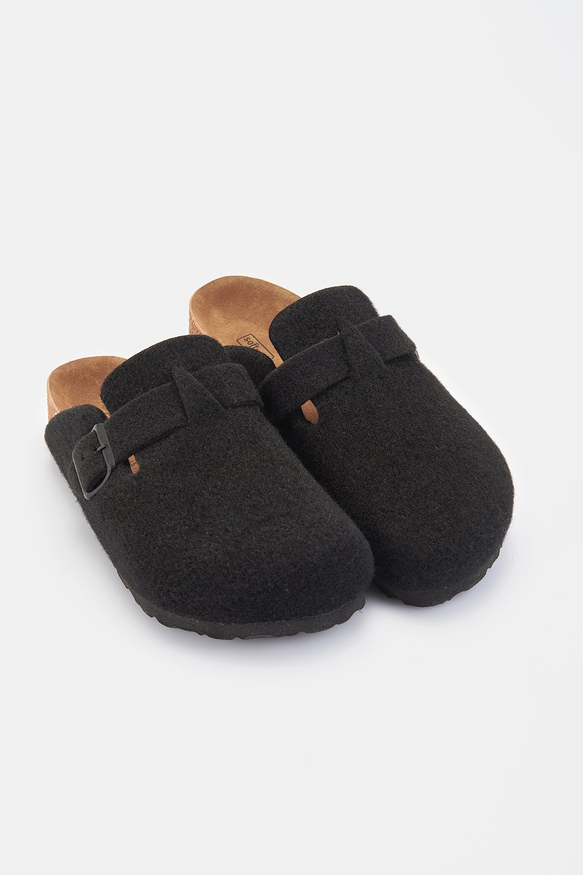 BLACK SLIPPER