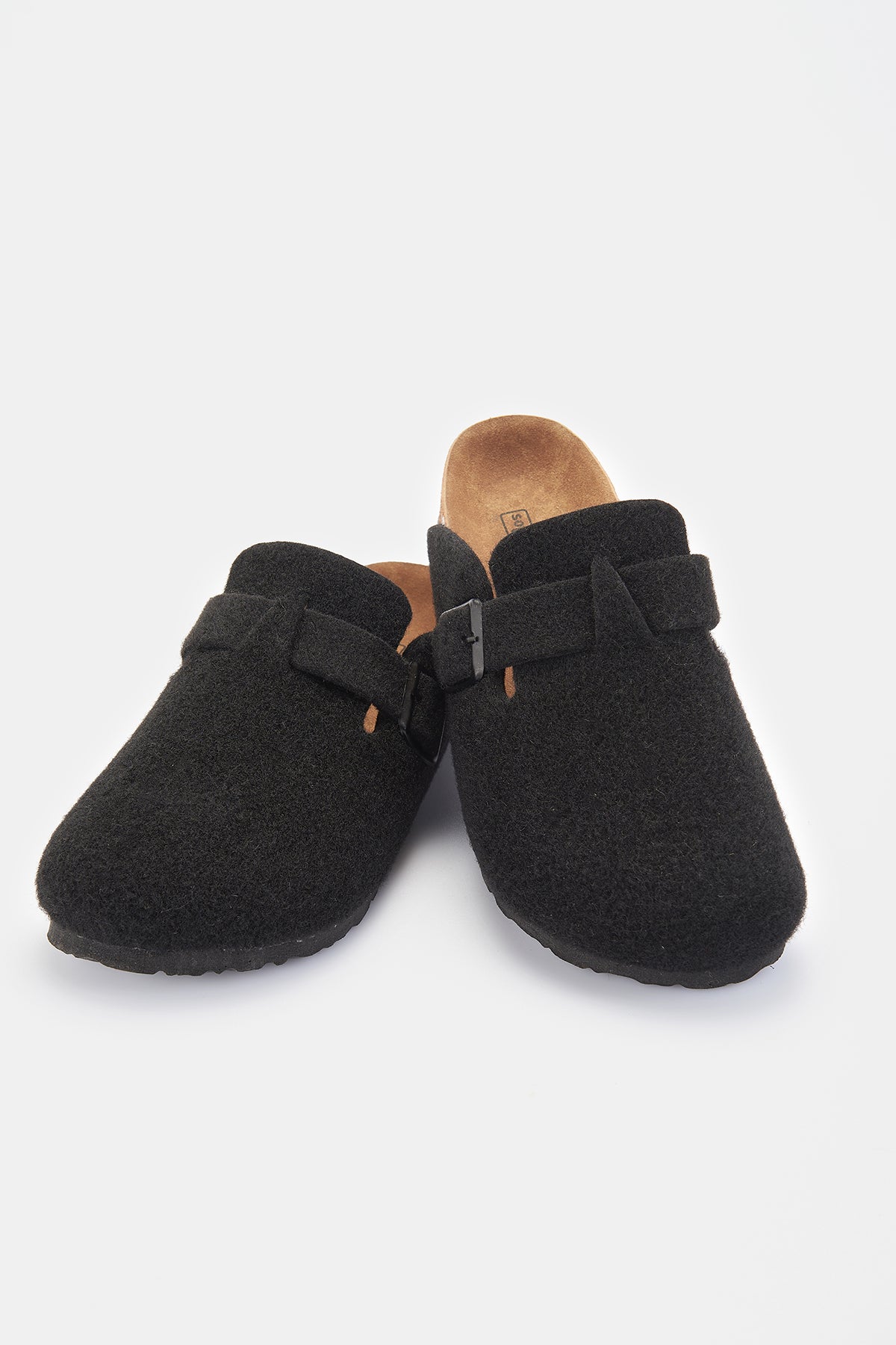 BLACK SLIPPER