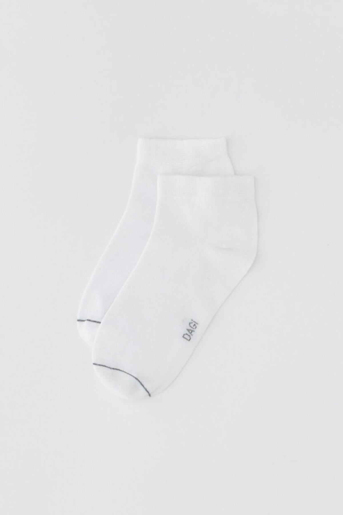 WHITE SOCKS