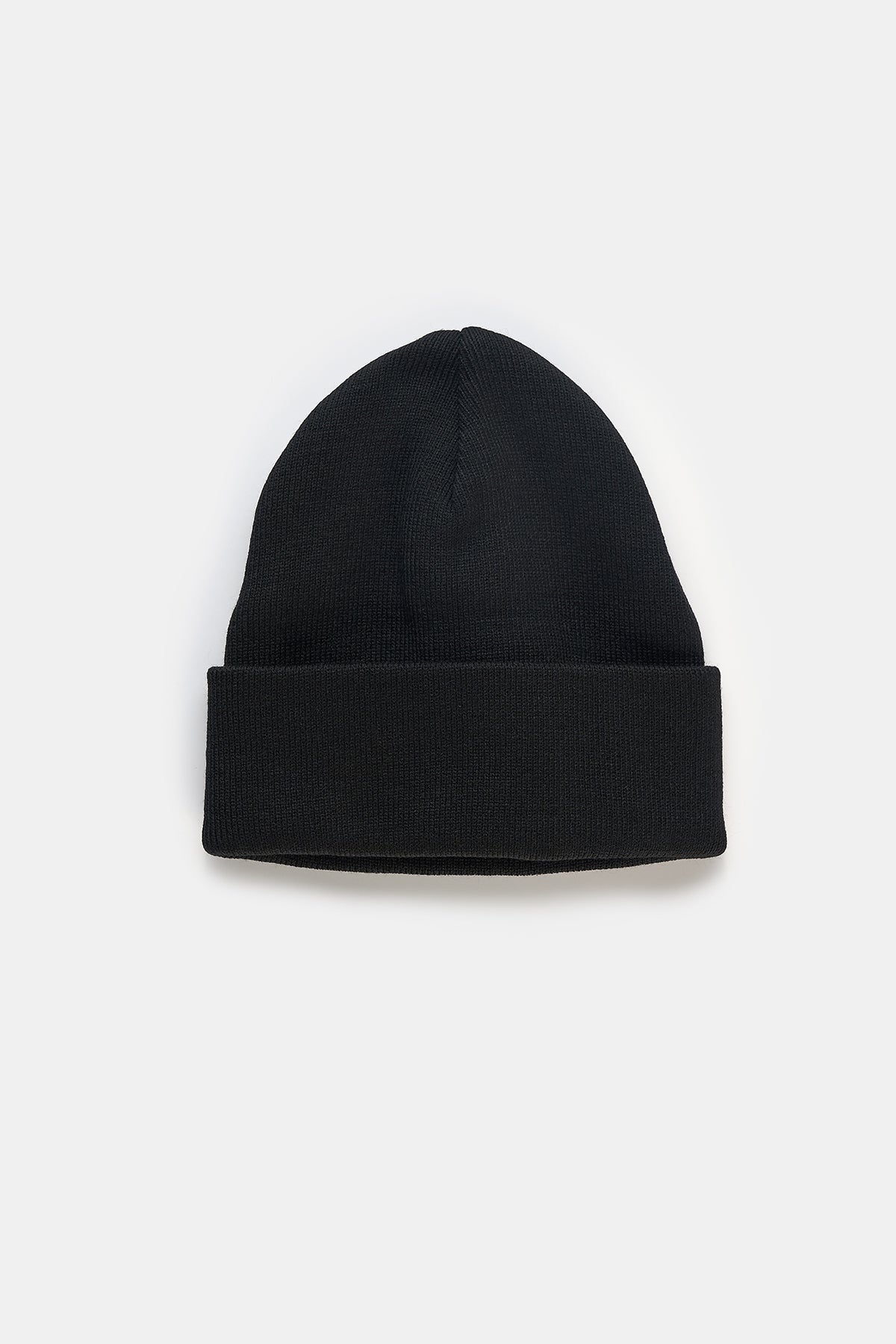 BLACK BEANIE