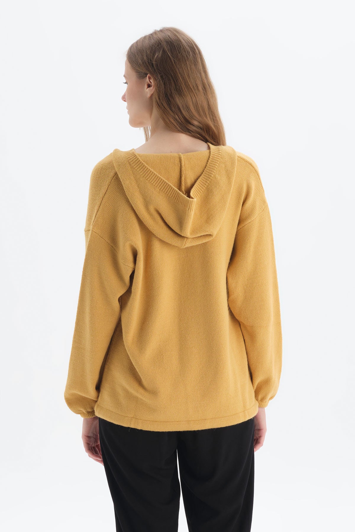 MUSTARD SWEATER