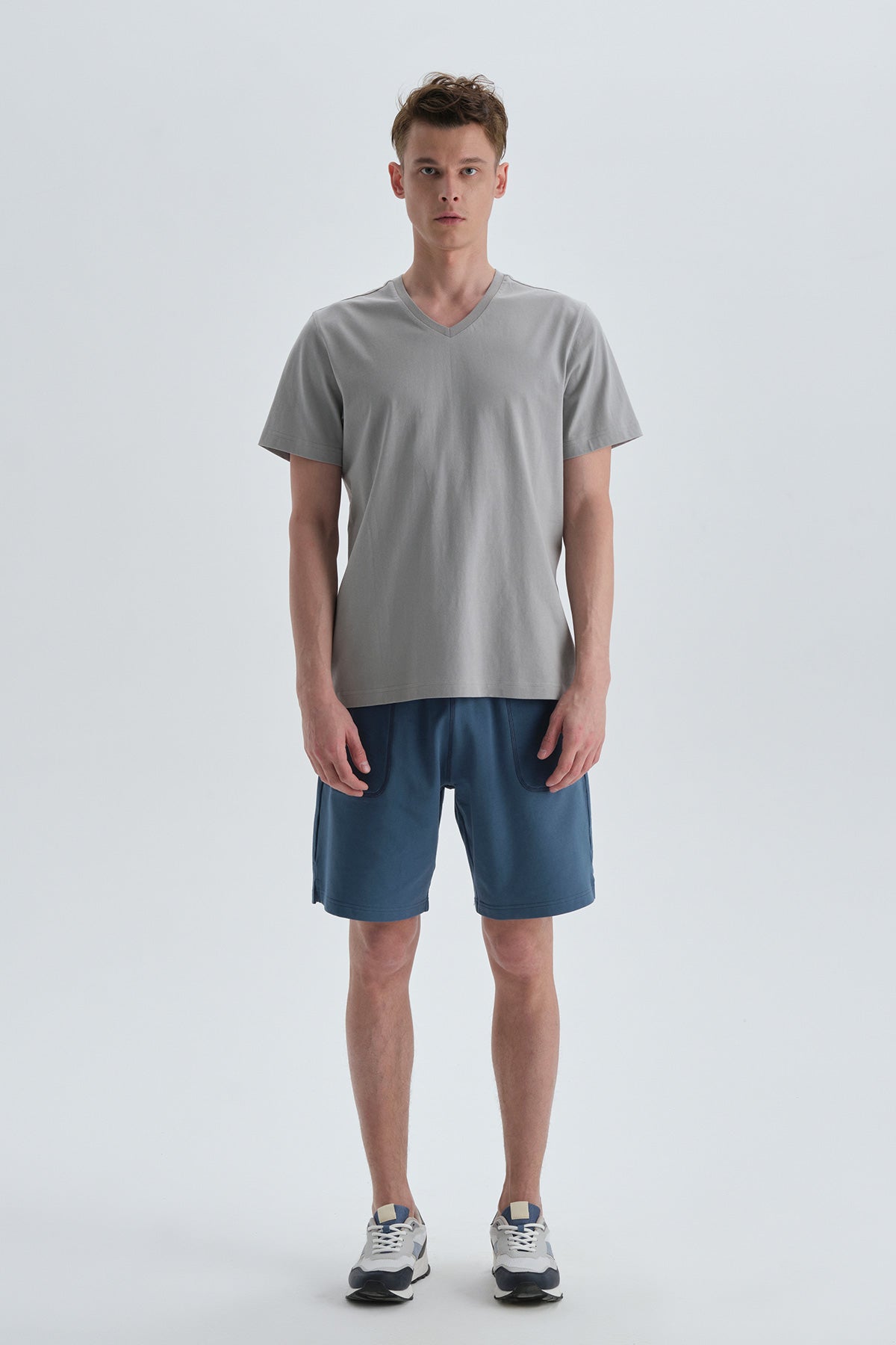 Gri Pamuk V Yaka T-Shirt