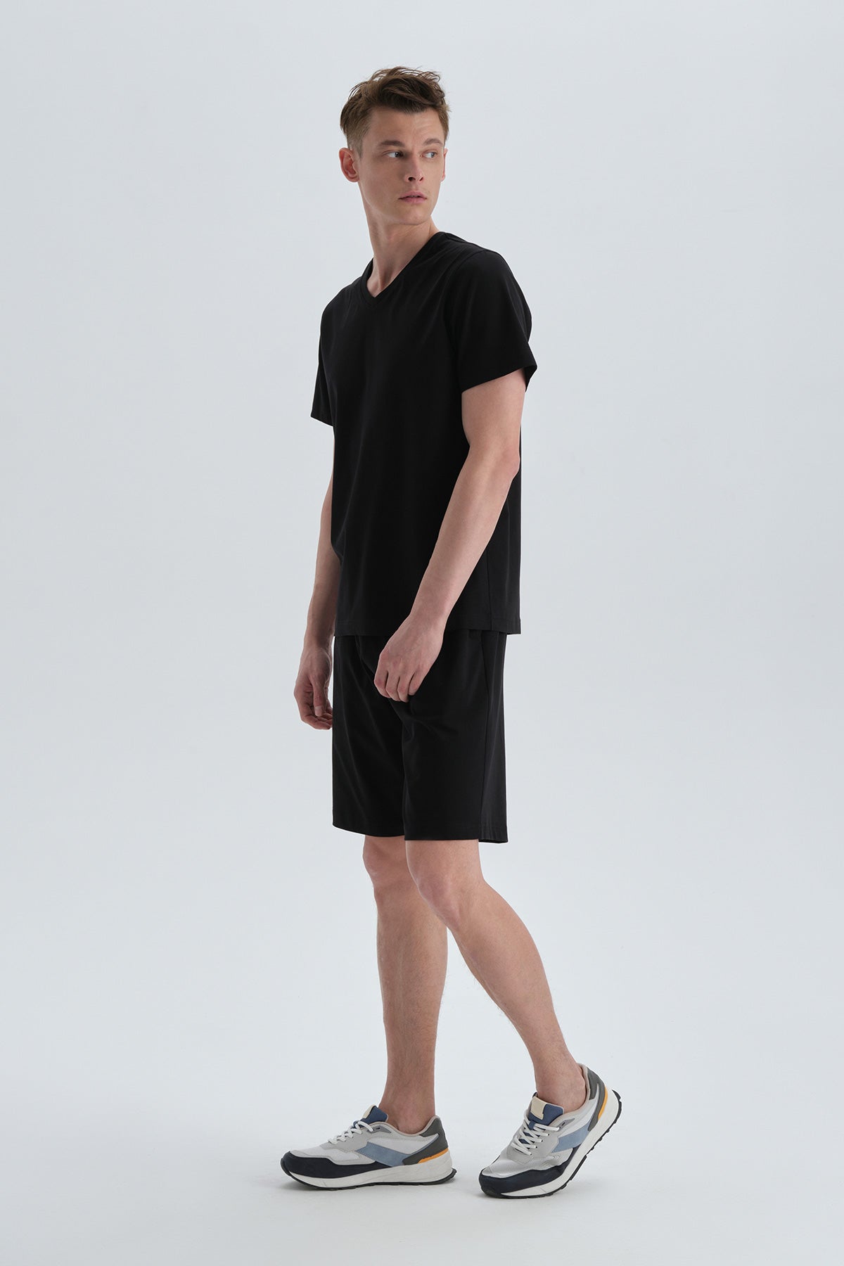 Siyah Pamuk V Yaka T-Shirt