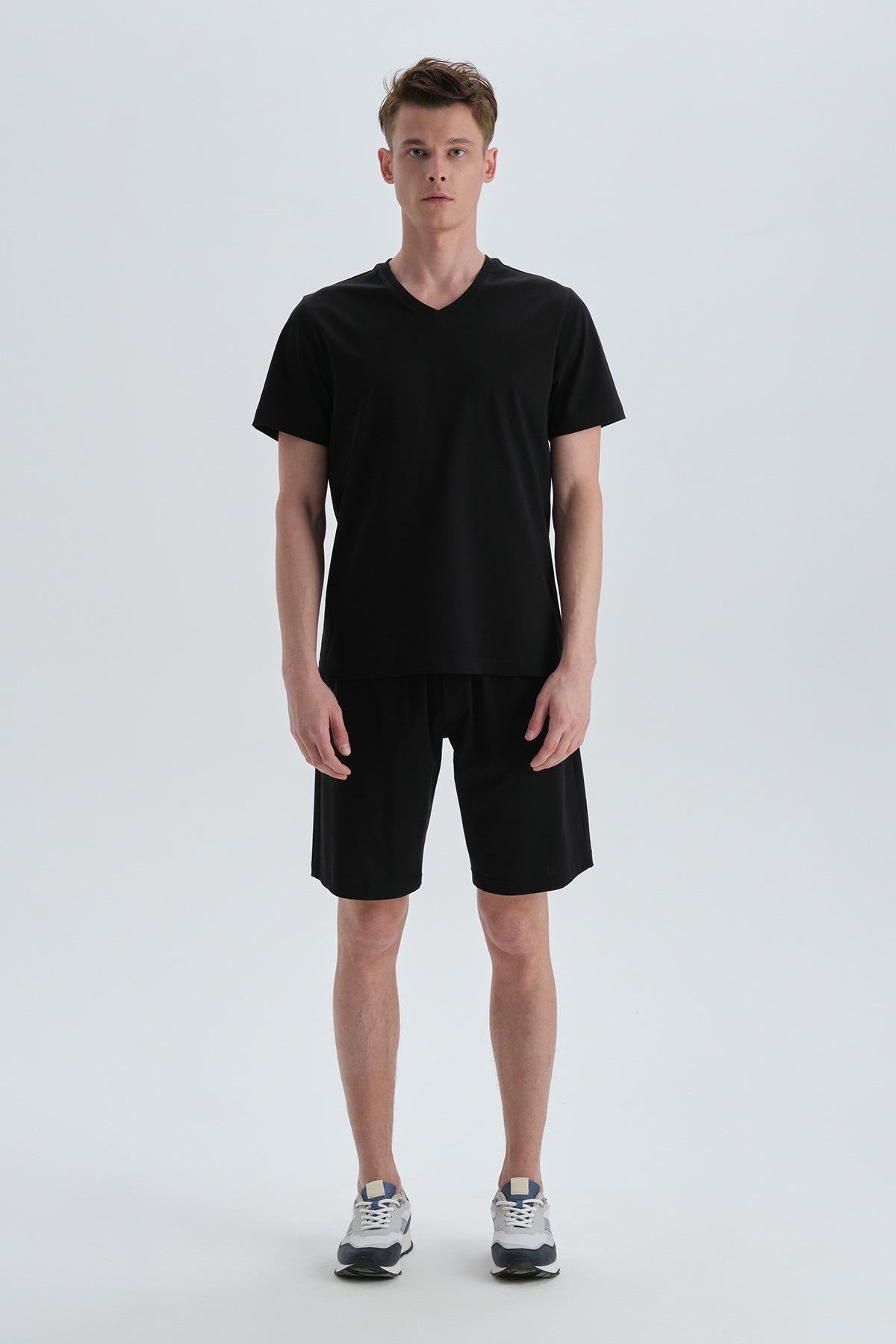 Siyah Pamuk V Yaka T-Shirt