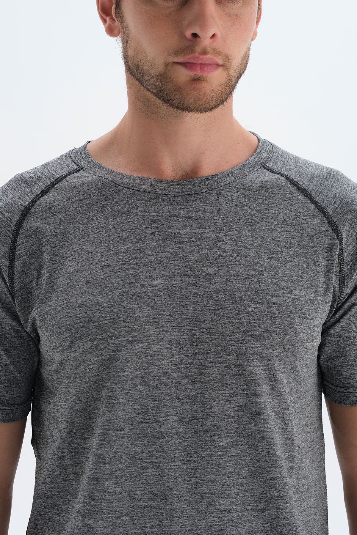 GREY T-SHIRT