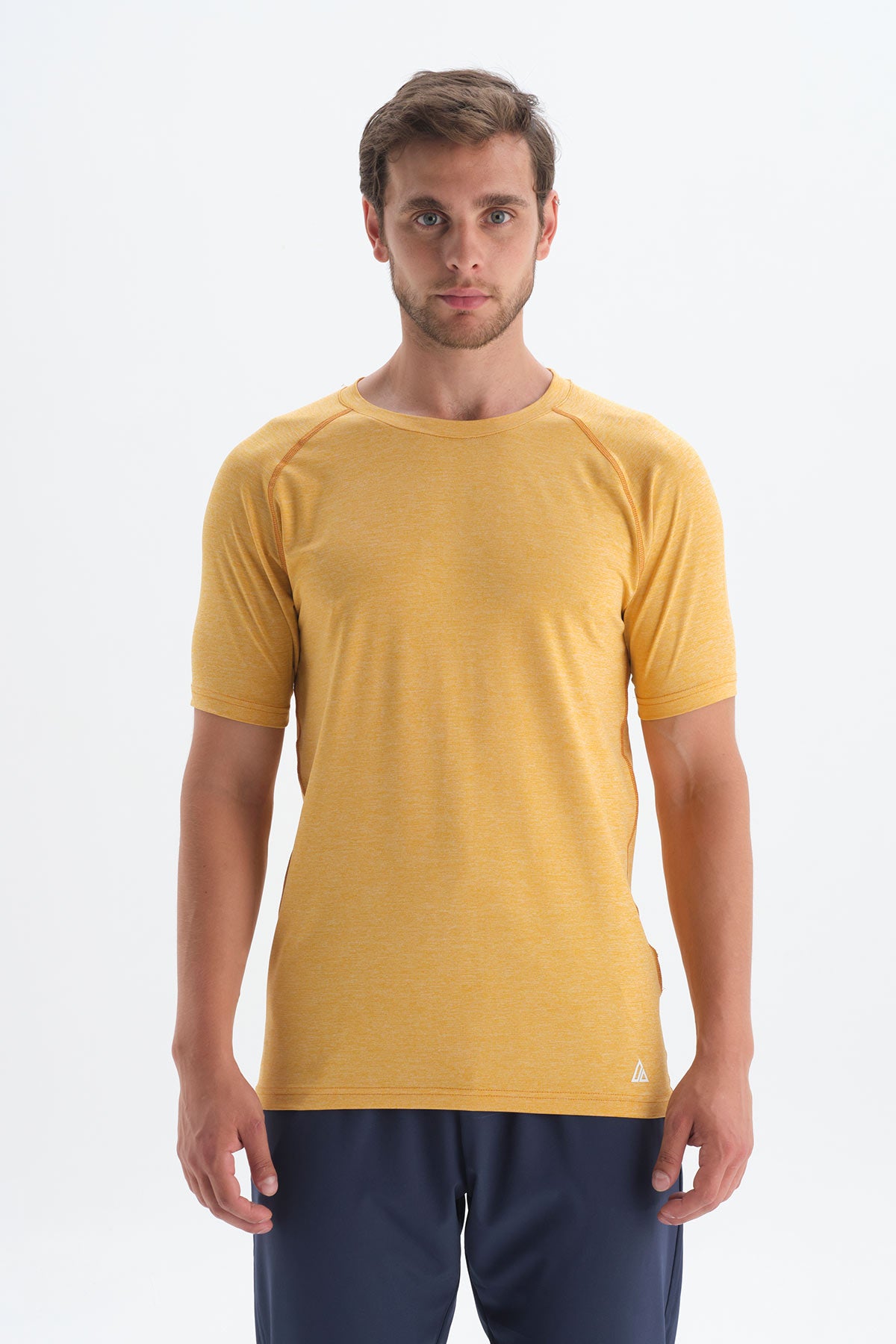 MUSTARD T-SHIRT