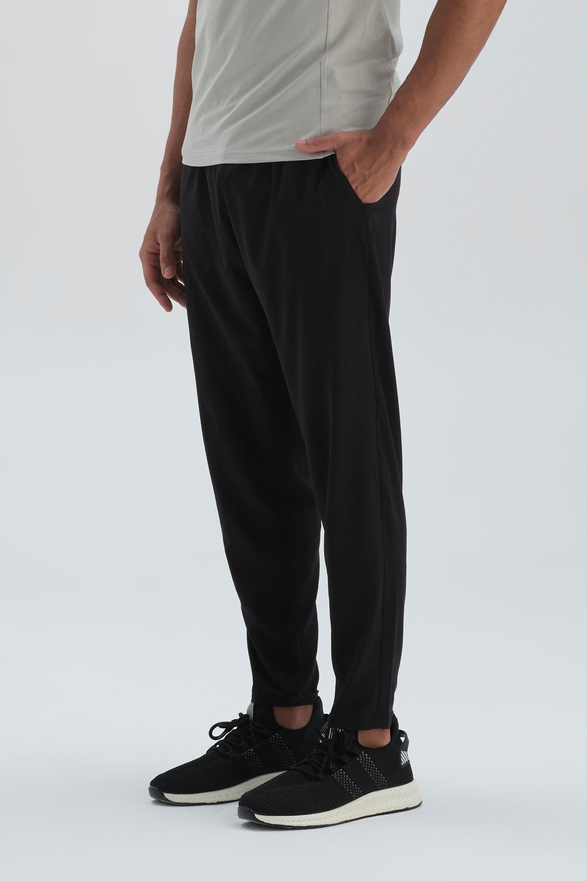 BLACK TRACKSUIT BOTTOM