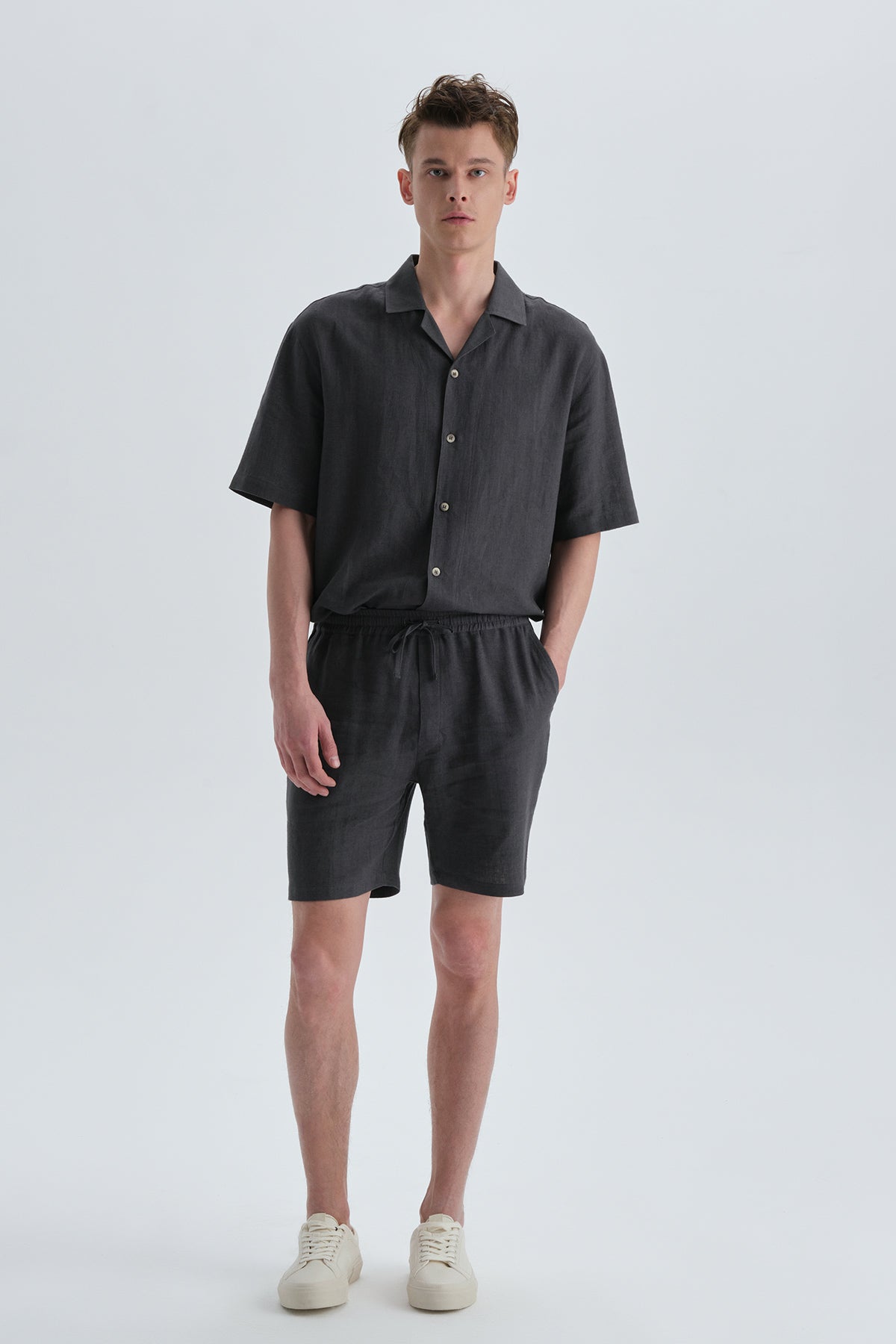 ANTHRACITE SHORT