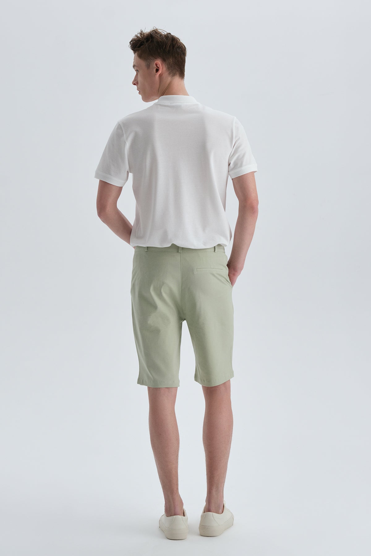 GREEN SHORT