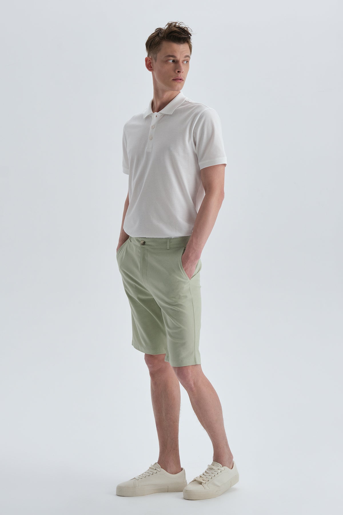 GREEN SHORT