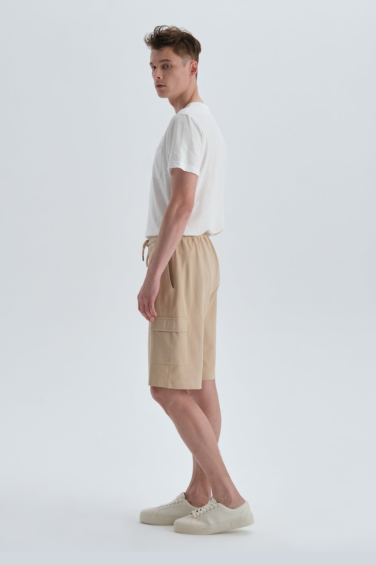 BEIGE SHORT