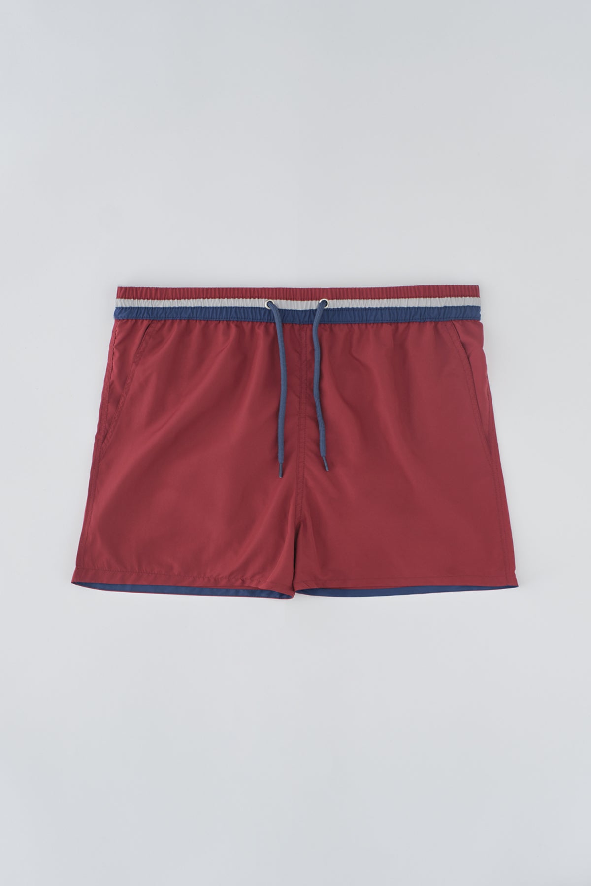 Bordo Micro Kısa Kemeri Parçalı Şort