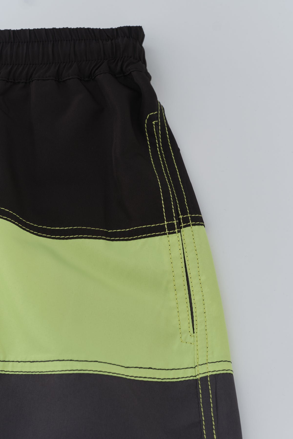 NAVY - GREEN SWIM SHORT