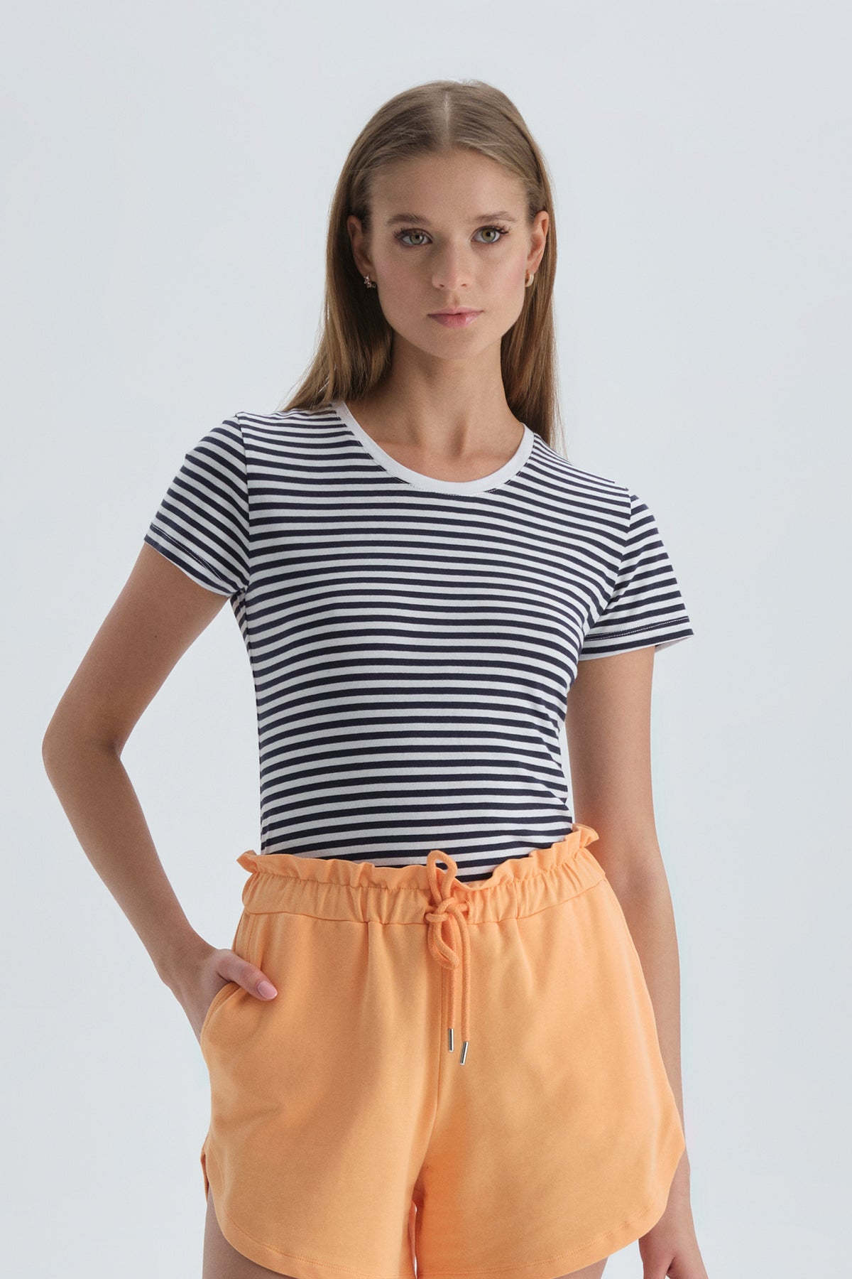 WHITE STRIPED T-SHIRT