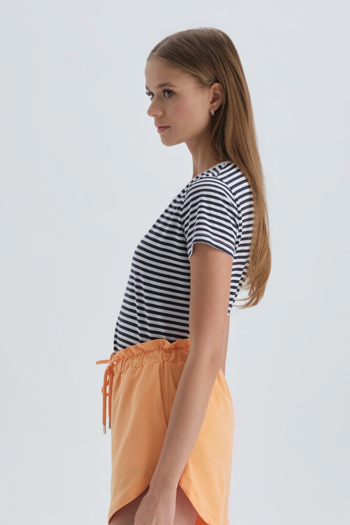 WHITE STRIPED T-SHIRT