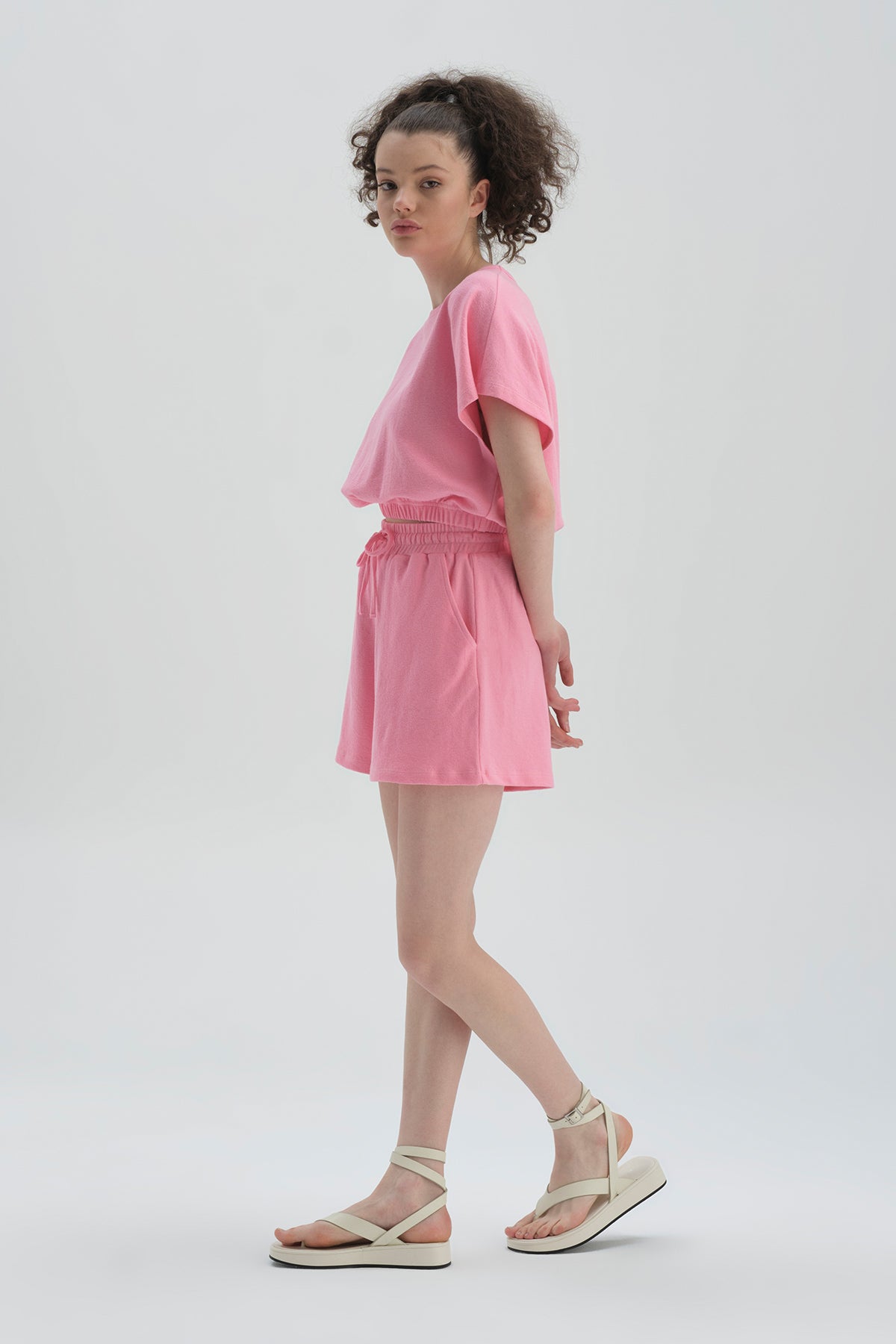 Pembe Bisiklet Yaka Pamuklu Crop T-Shirt