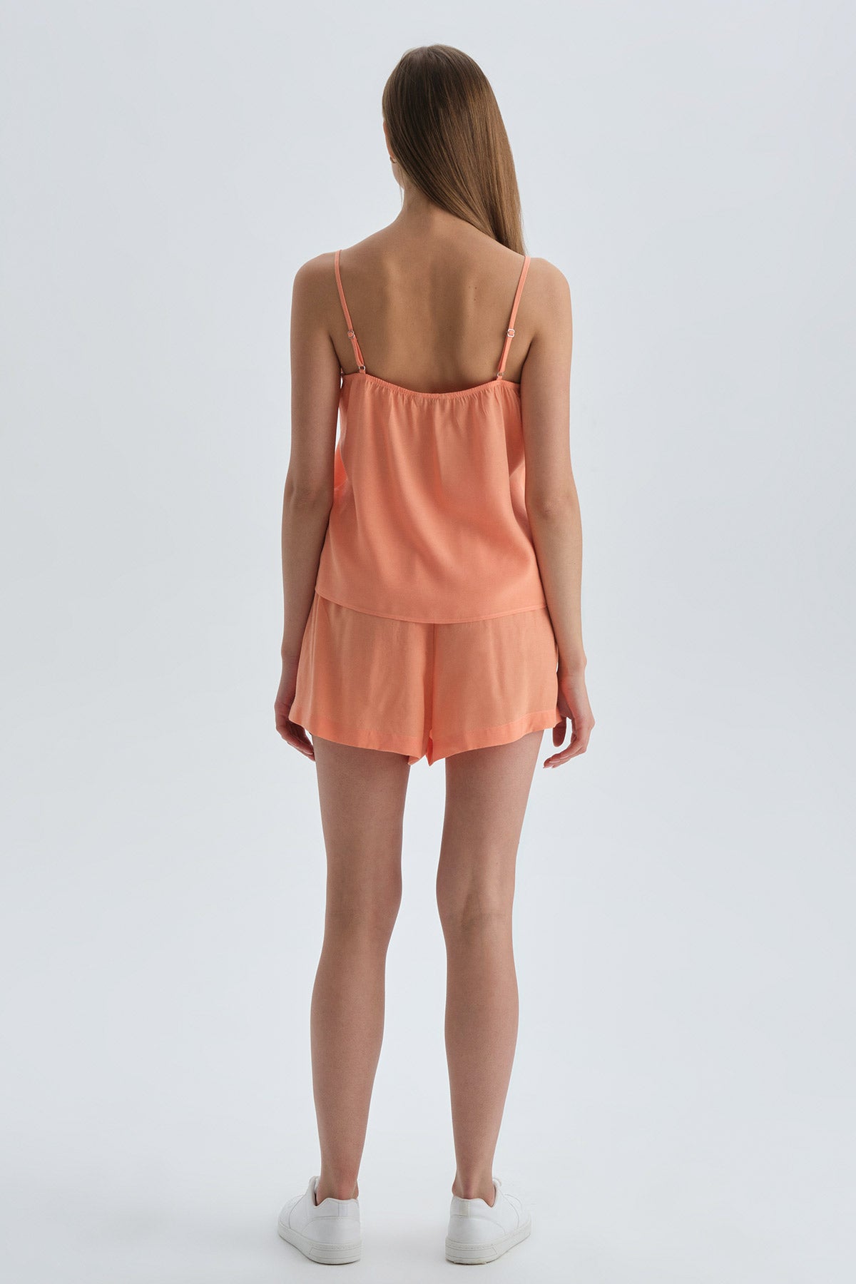 ORANGE SHORT