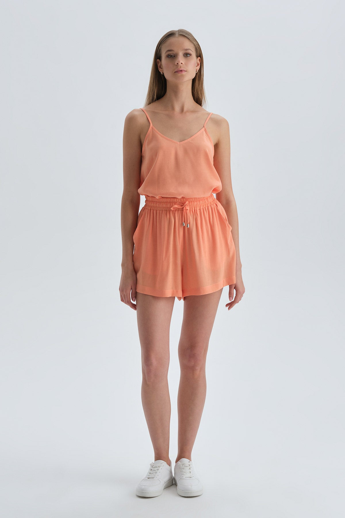 ORANGE SHORT