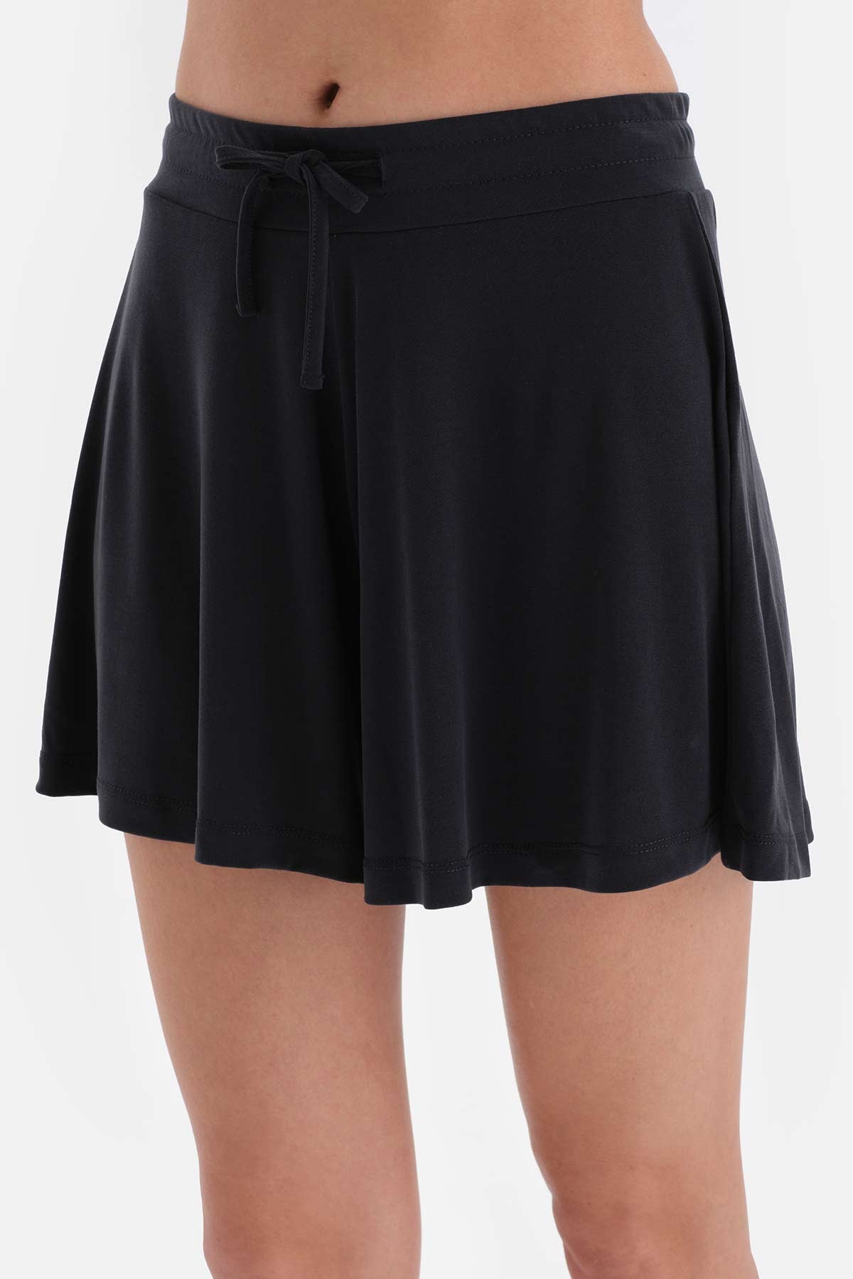 BLACK SHORT