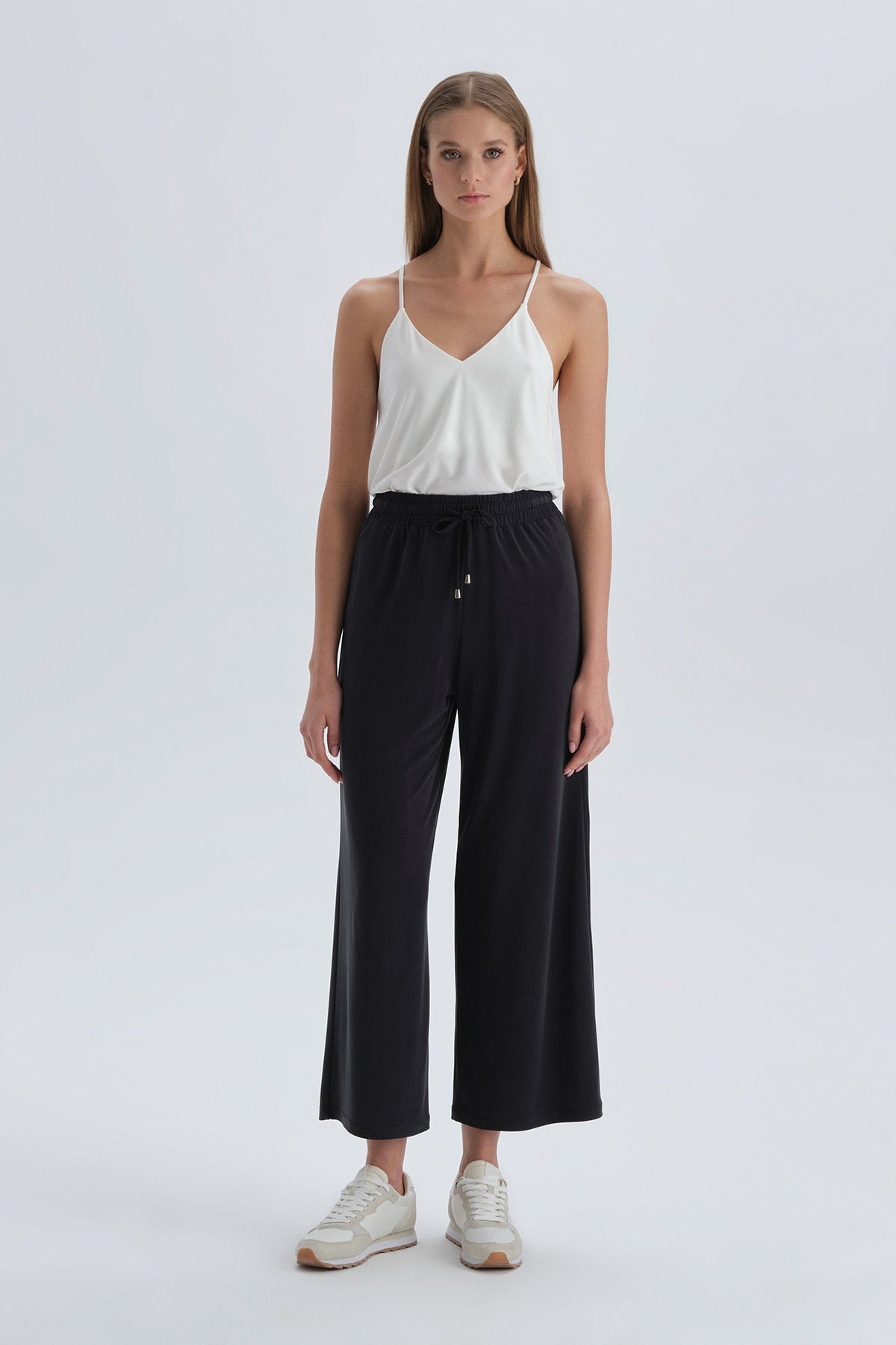 BLACK TROUSERS