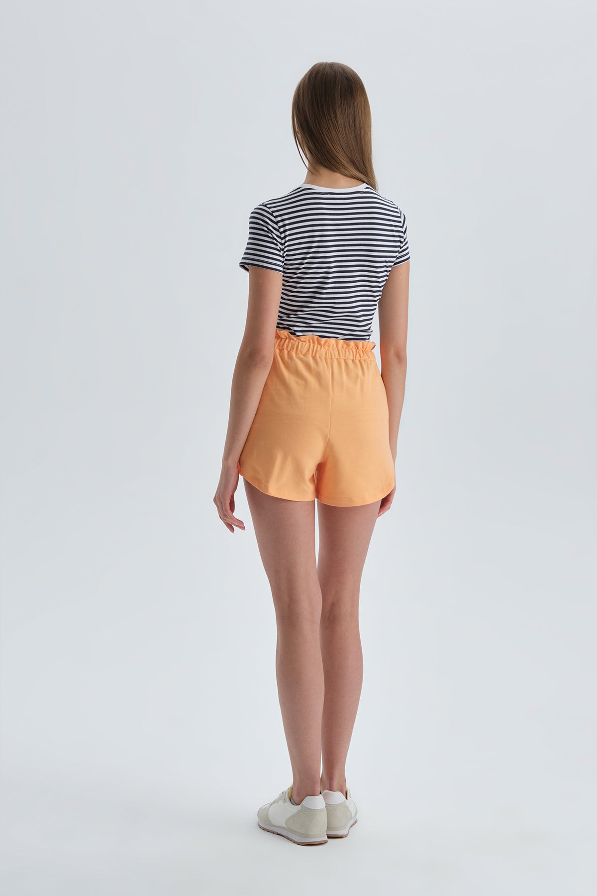 ORANGE SHORT