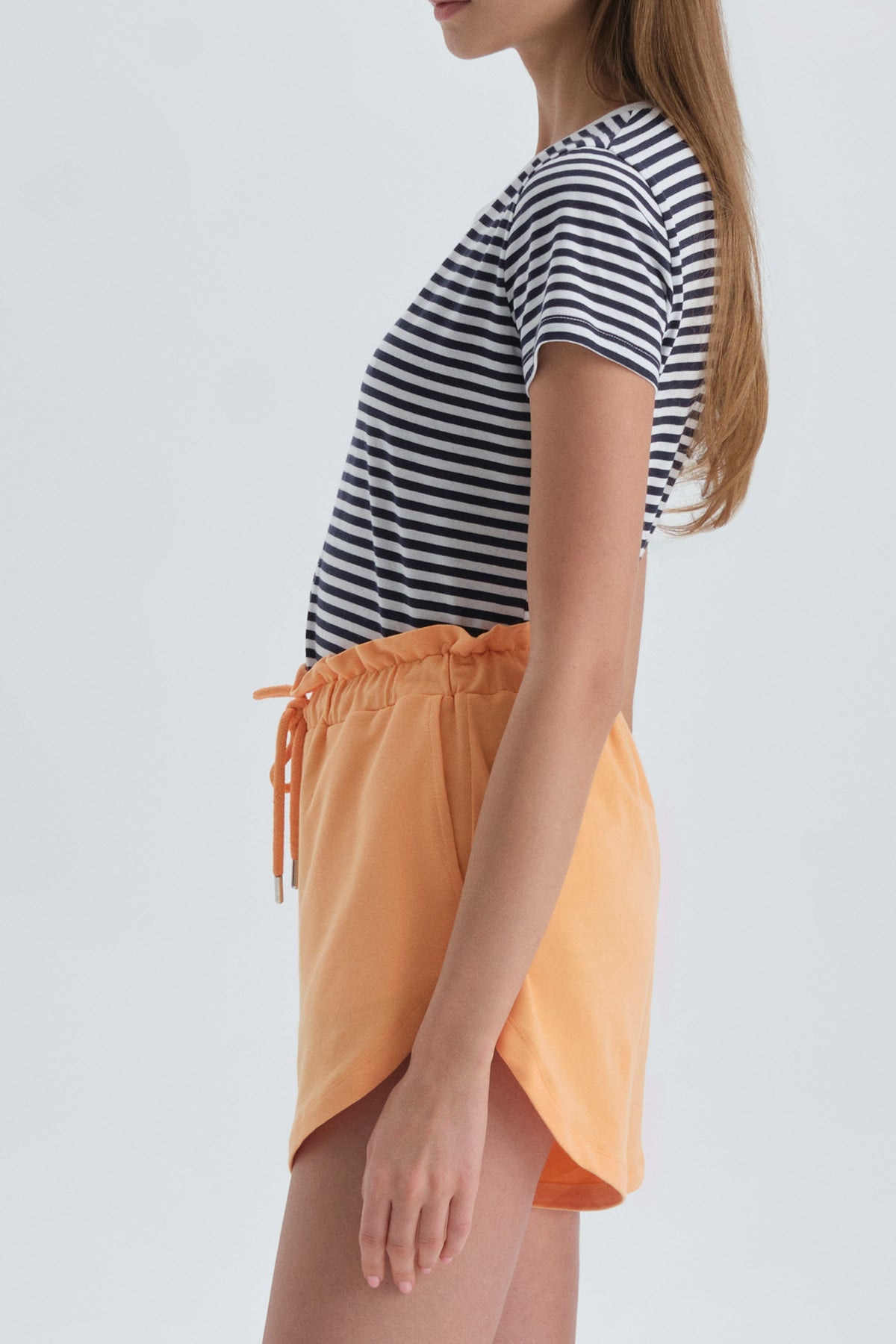 ORANGE SHORT
