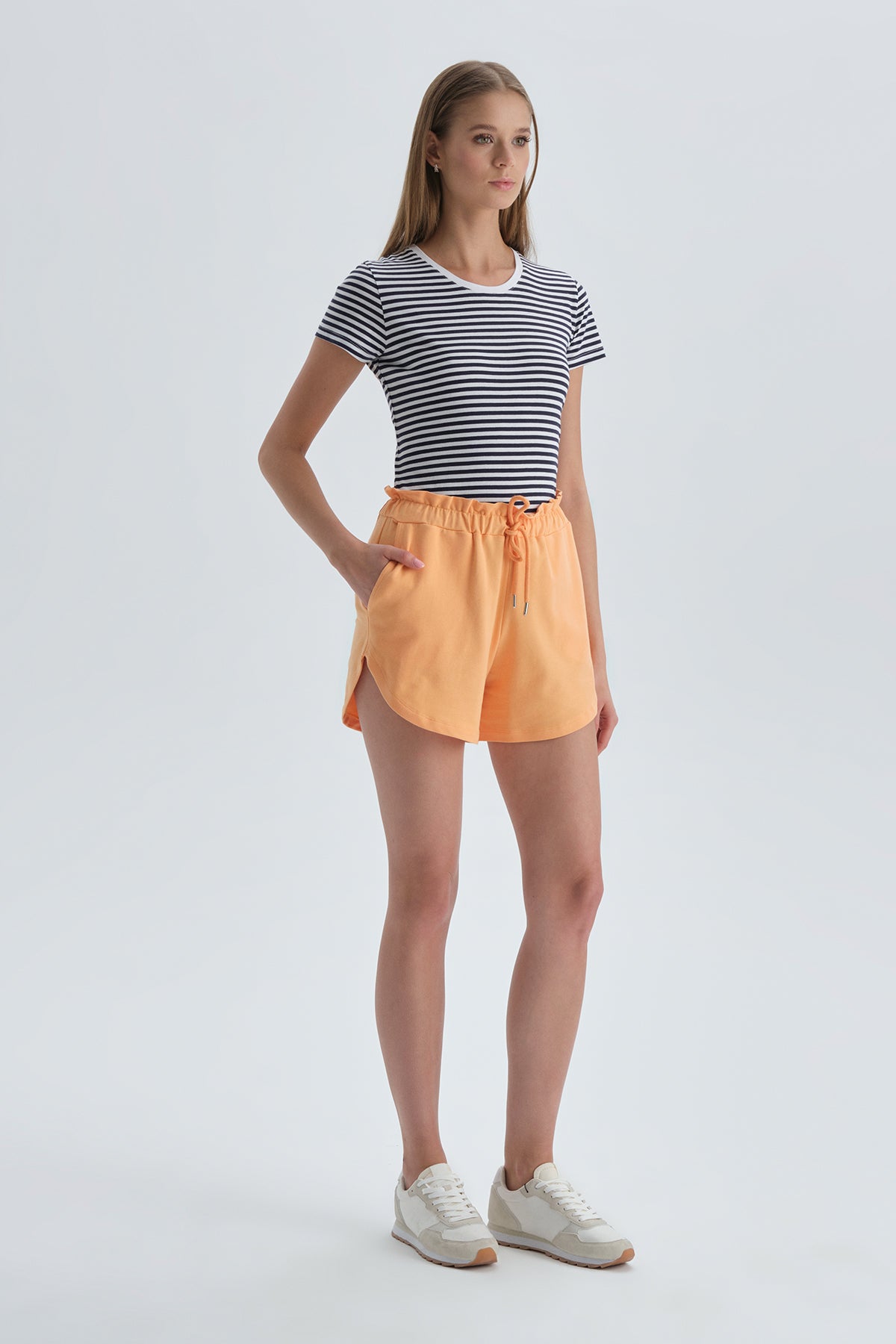 ORANGE SHORT