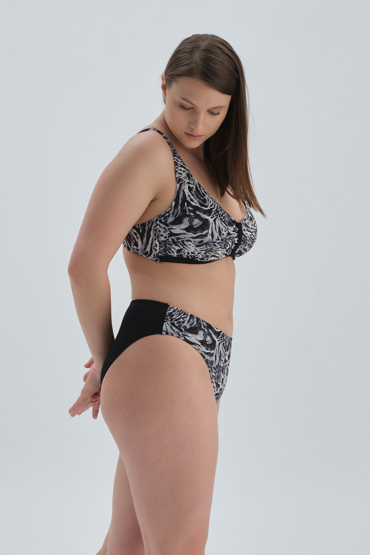 BLACK - WHITE SHAPEWEAR BIKINI TOP