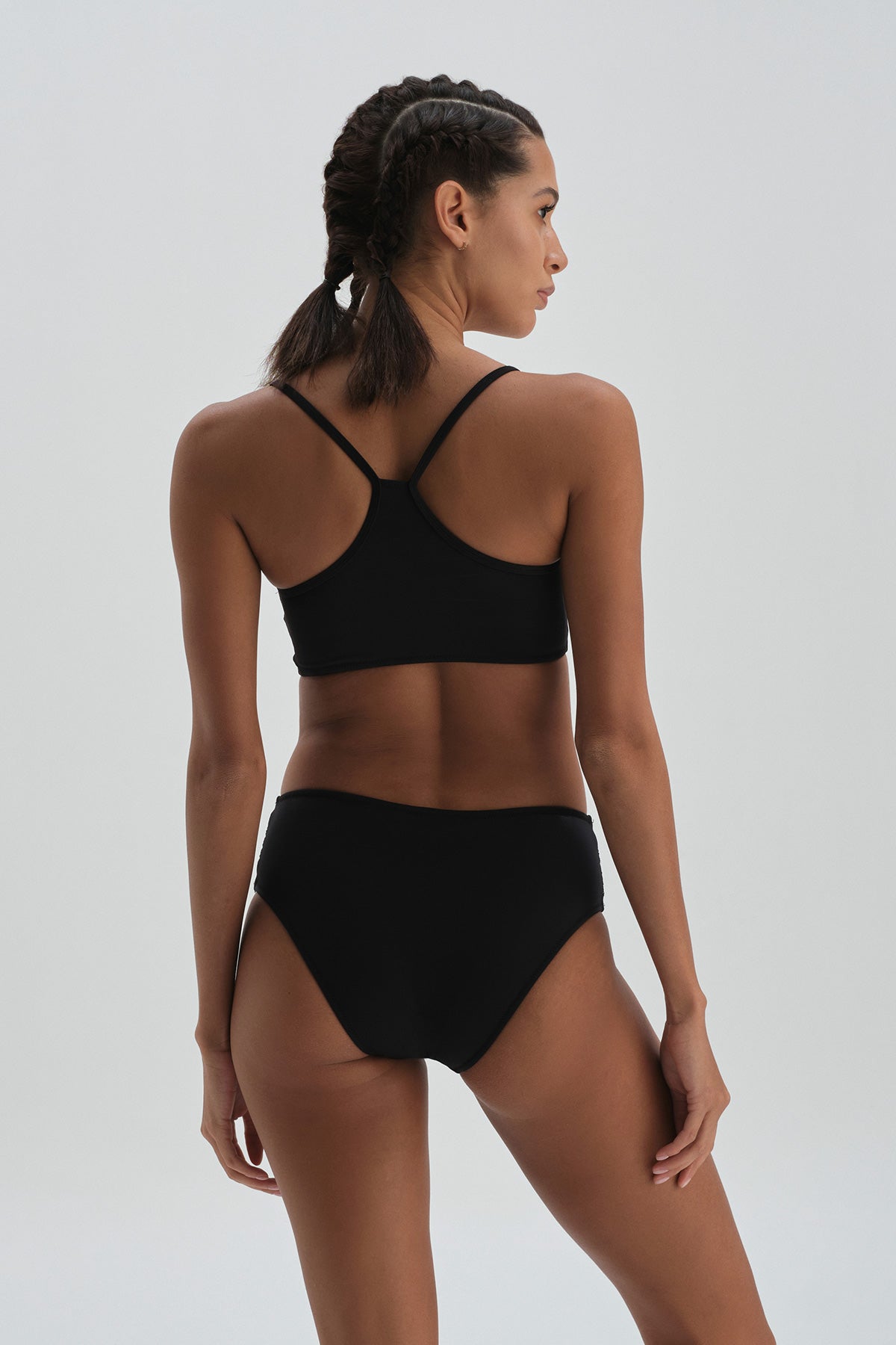 Siyah Yanları Fileli Yüzücü Bikini Alt