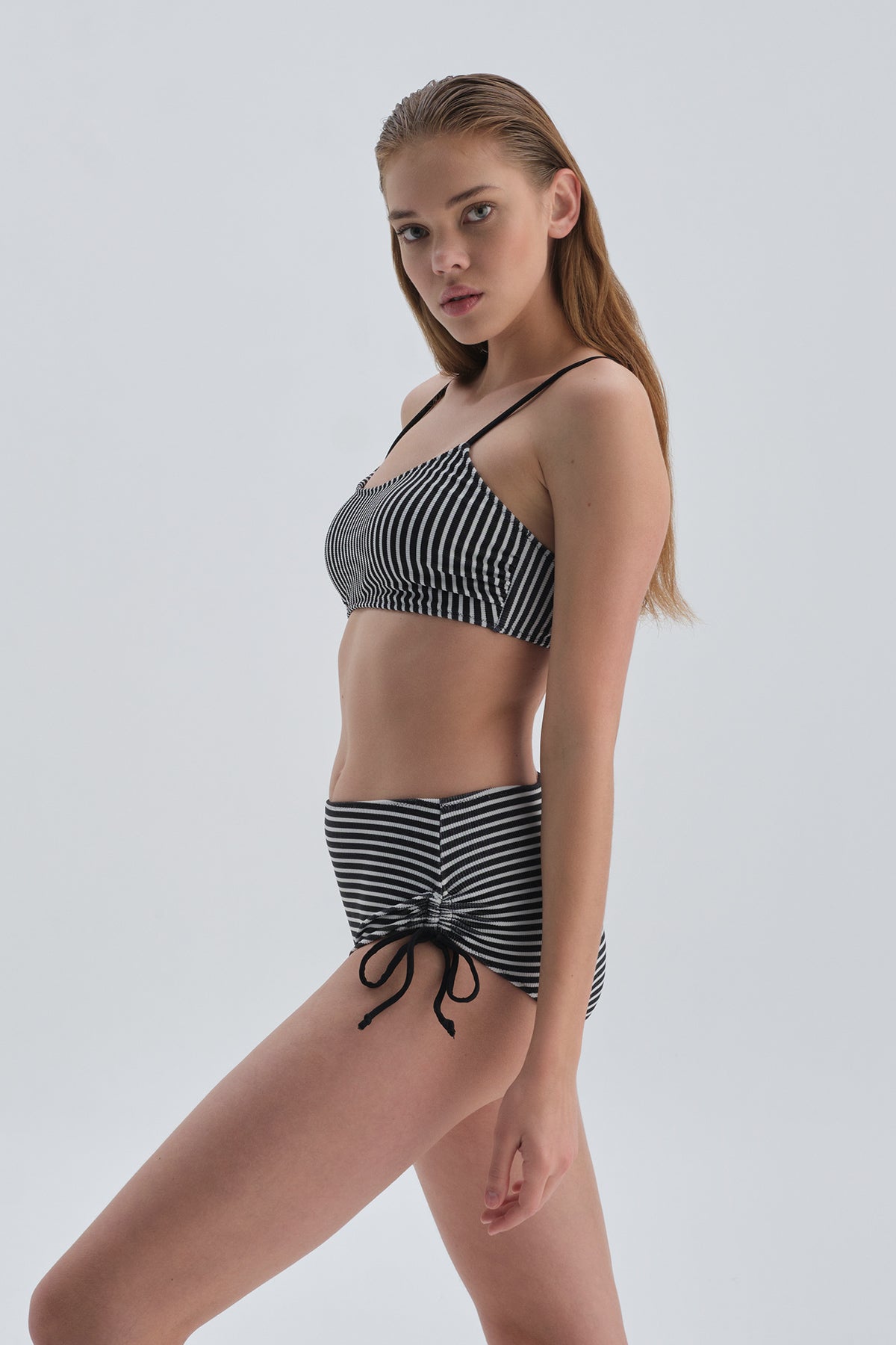 BLACK - WHITE BIKINI BOTTOM