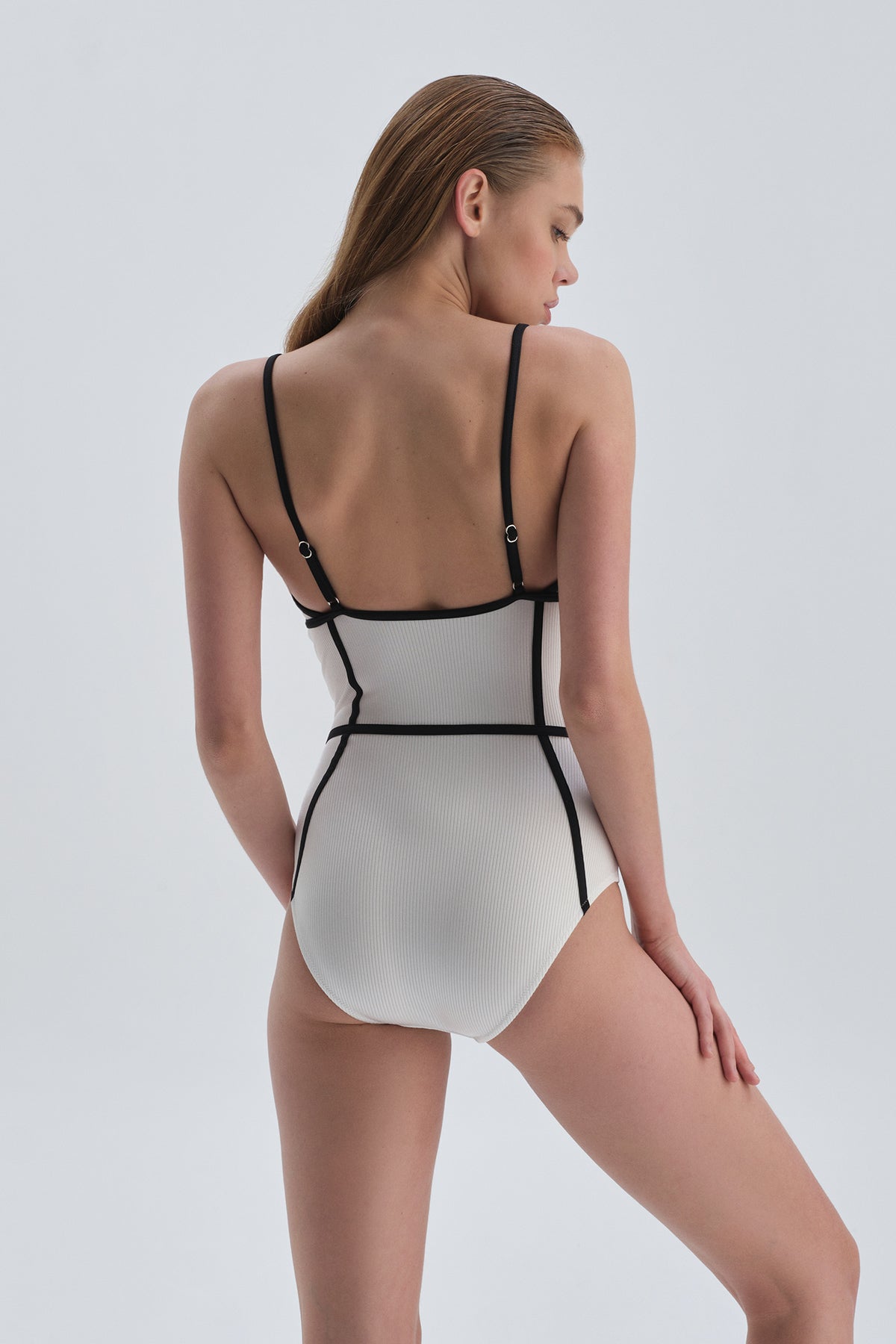 BLACK - WHITE SWIMSUIT