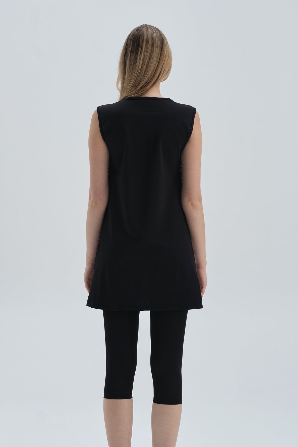 BLACK - WHITE SWIMSUIT