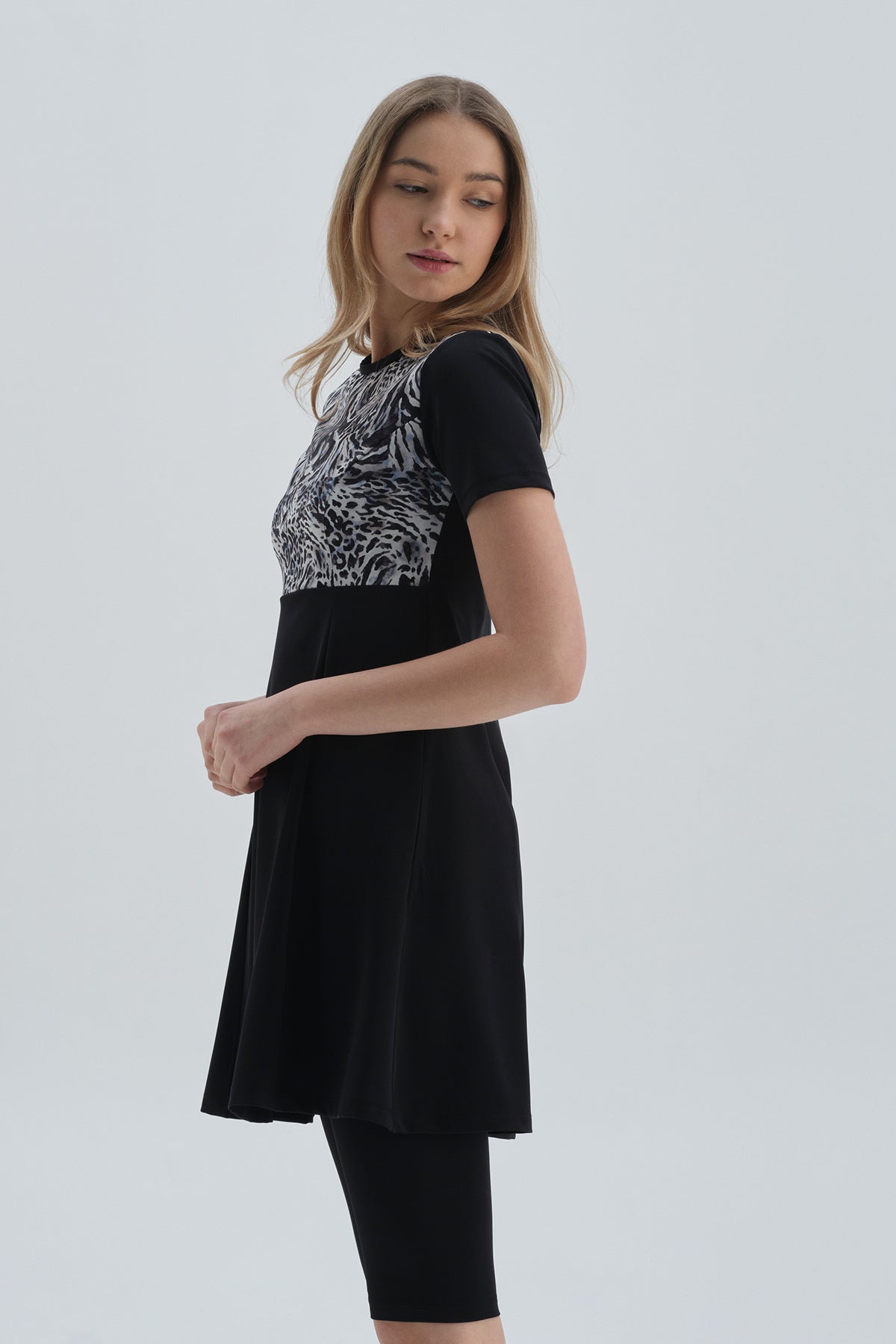 BLACK - WHITE SWIMSUIT