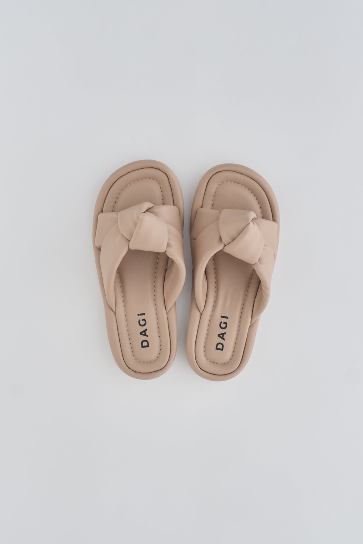 NUDE SLIPPER